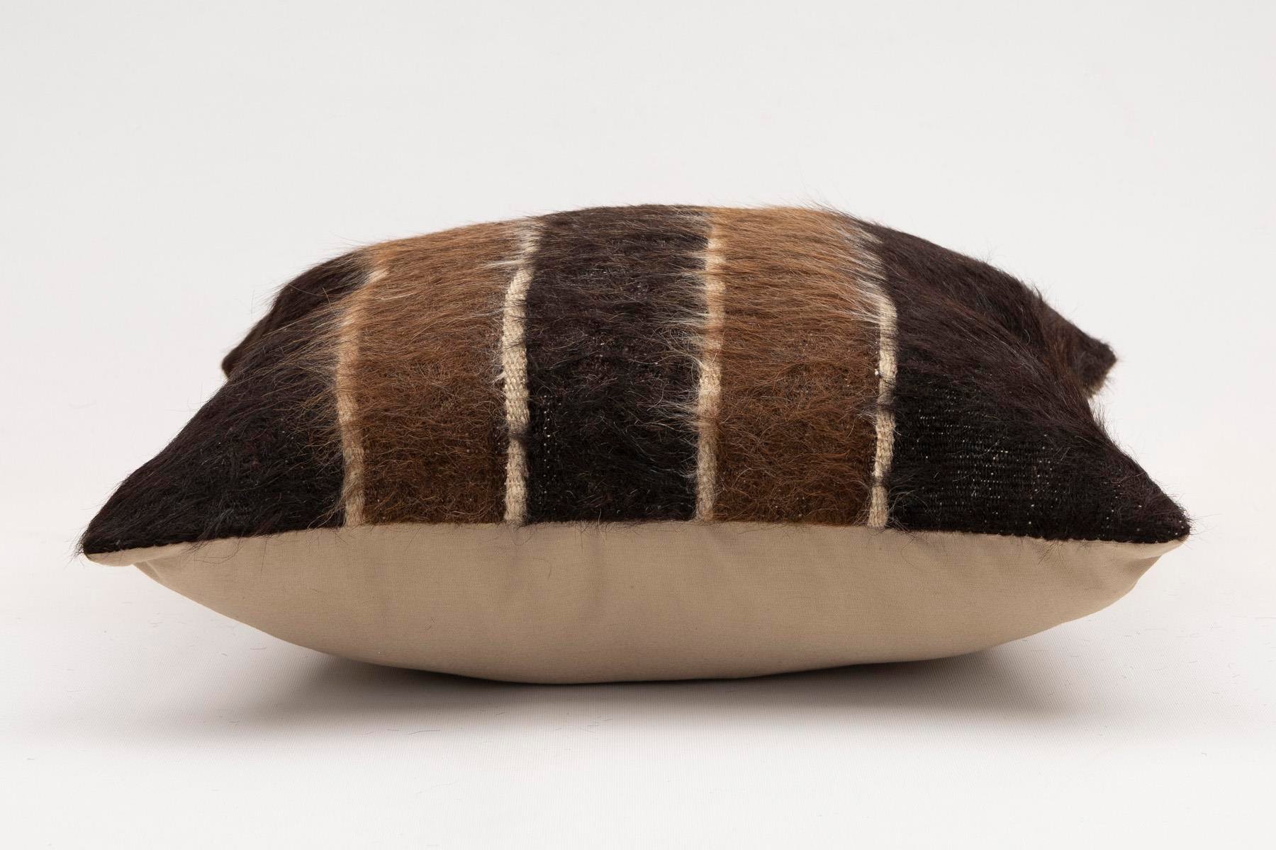 16x16 inches (40x40 cm) Kilim Pillow | KILIM WHOLESALE - Vintage Handmade Pillows - Vintage Handmade Kilim Rugs - It is 100% wool. Artistic and historical rugs. Old handwoven rugs. - Online hand woven rugs and kilim cushions sales. Shipping to a