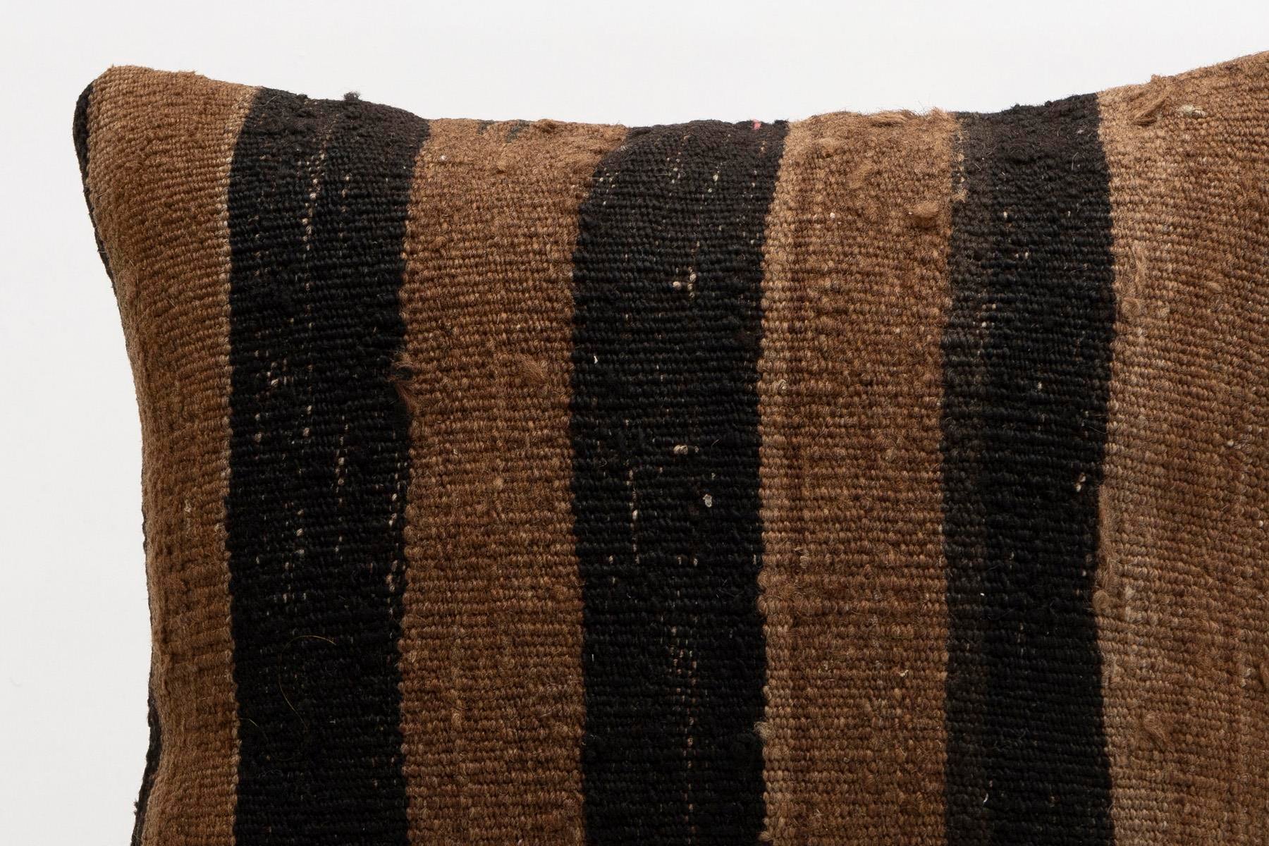 16x16 inches (40x40 cm) Kilim Pillow | KILIM WHOLESALE - Vintage Handmade Pillows - Vintage Handmade Kilim Rugs - It is 100% wool. Artistic and historical rugs. Old handwoven rugs. - Online hand woven rugs and kilim cushions sales. Shipping to a