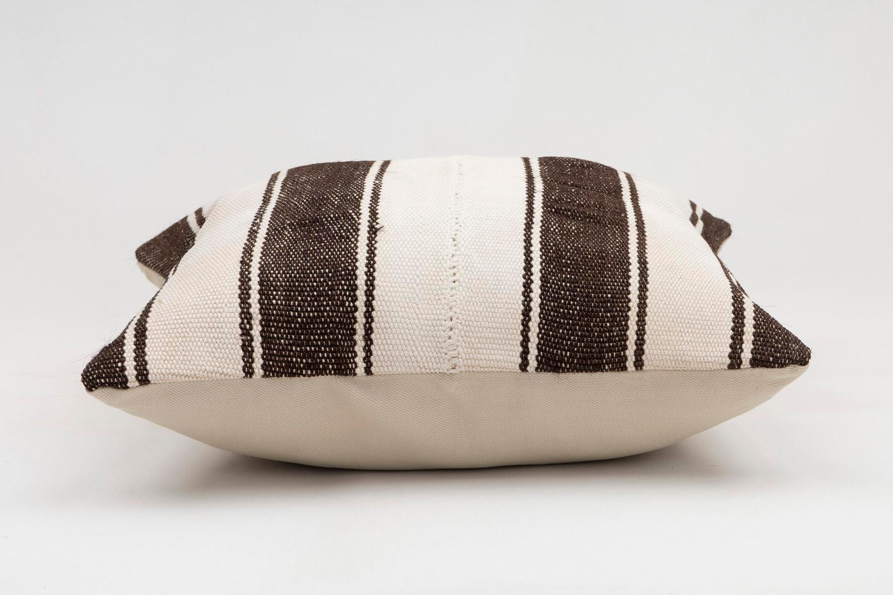 16x16 inches (40x40 cm) Kilim Pillow | KILIM WHOLESALE - Vintage Handmade Pillows - Vintage Handmade Kilim Rugs - It is 100% wool. Artistic and historical rugs. Old handwoven rugs. - Online hand woven rugs and kilim cushions sales. Shipping to a