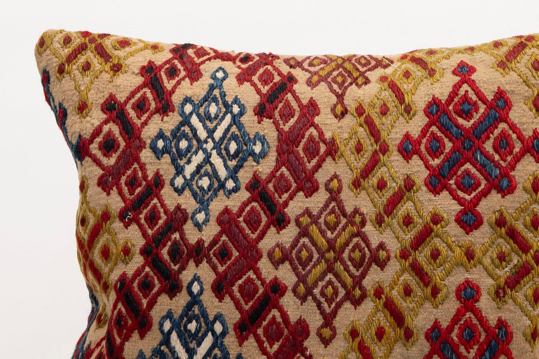 16x16 inches (40x40 cm) Kilim Pillow | KILIM WHOLESALE - Vintage Handmade Pillows - Vintage Handmade Kilim Rugs - It is 100% wool. Artistic and historical rugs. Old handwoven rugs. - Online hand woven rugs and kilim cushions sales. Shipping to a