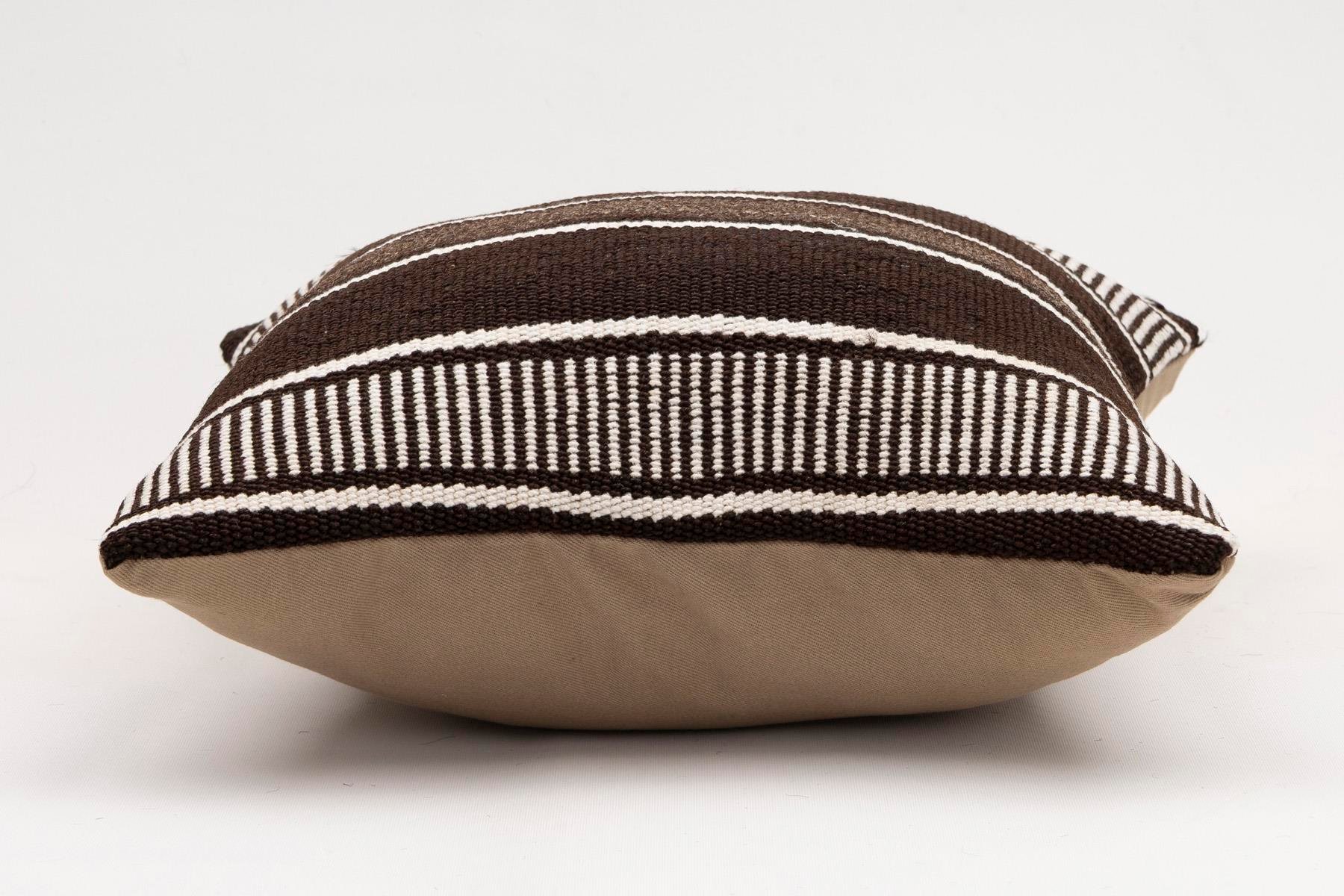 16x16 inches (40x40 cm) Kilim Pillow | KILIM WHOLESALE - Vintage Handmade Pillows - Vintage Handmade Kilim Rugs - It is 100% wool. Artistic and historical rugs. Old handwoven rugs. - Online hand woven rugs and kilim cushions sales. Shipping to a