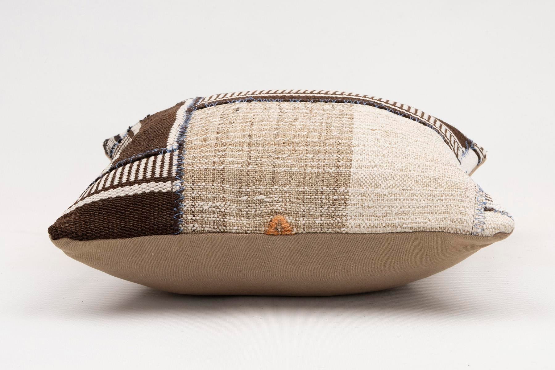 16x16 inches (40x40 cm) Kilim Pillow | KILIM WHOLESALE - Vintage Handmade Pillows - Vintage Handmade Kilim Rugs - It is 100% wool. Artistic and historical rugs. Old handwoven rugs. - Online hand woven rugs and kilim cushions sales. Shipping to a