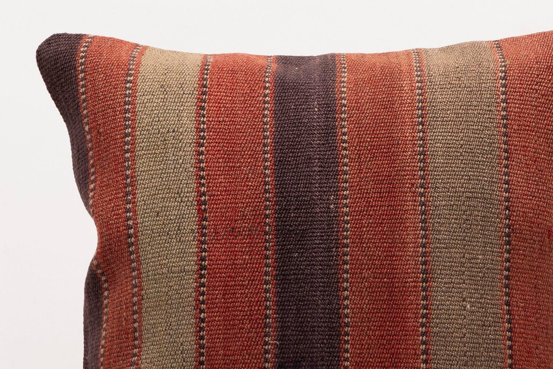 16x16 inches (40x40 cm) Kilim Pillow | KILIM WHOLESALE - Vintage Handmade Pillows - Vintage Handmade Kilim Rugs - It is 100% wool. Artistic and historical rugs. Old handwoven rugs. - Online hand woven rugs and kilim cushions sales. Shipping to a