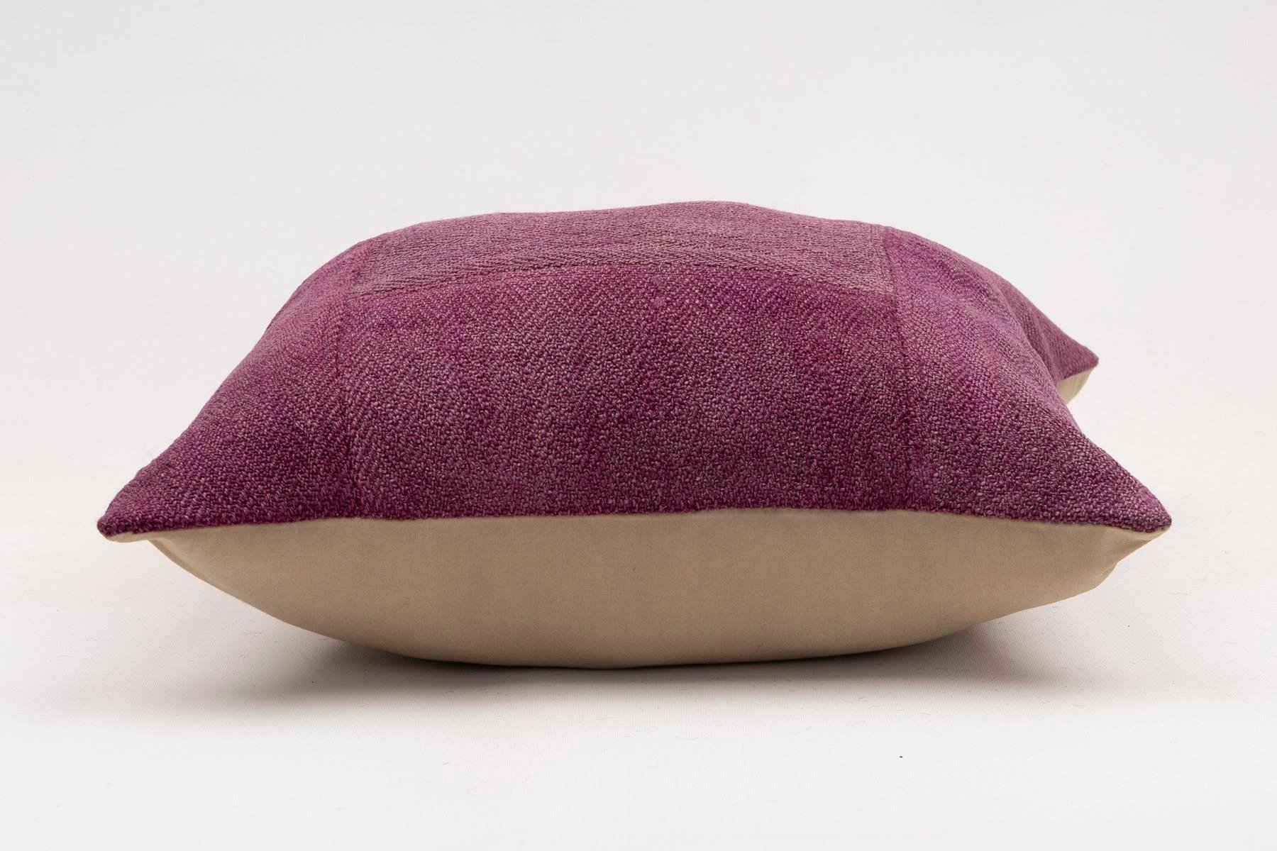 16x16 inches (40x40 cm) Kilim Pillow | KILIM WHOLESALE - Vintage Handmade Pillows - Vintage Handmade Kilim Rugs - It is 100% wool. Artistic and historical rugs. Old handwoven rugs. - Online hand woven rugs and kilim cushions sales. Shipping to a