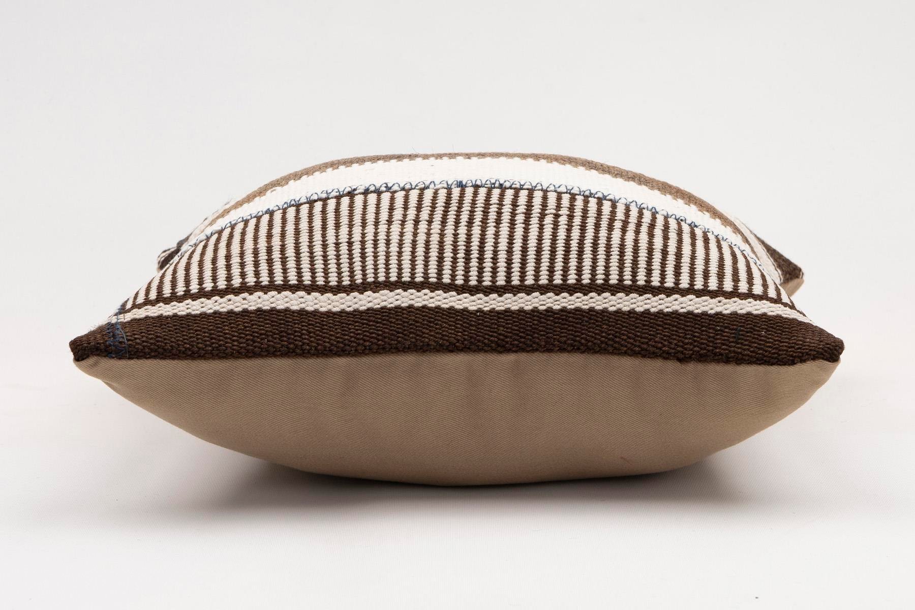 16x16 inches (40x40 cm) Kilim Pillow | KILIM WHOLESALE - Vintage Handmade Pillows - Vintage Handmade Kilim Rugs - It is 100% wool. Artistic and historical rugs. Old handwoven rugs. - Online hand woven rugs and kilim cushions sales. Shipping to a