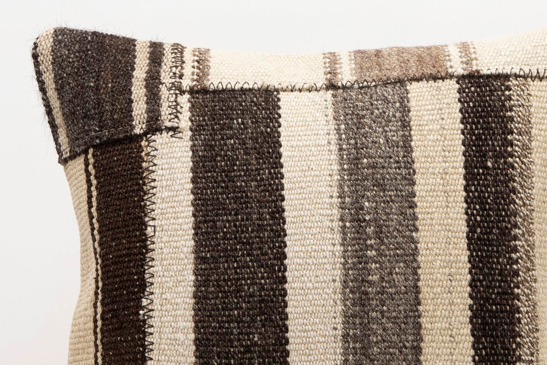 16x16 inches (40x40 cm) Kilim Pillow | KILIM WHOLESALE - Vintage Handmade Pillows - Vintage Handmade Kilim Rugs - It is 100% wool. Artistic and historical rugs. Old handwoven rugs. - Online hand woven rugs and kilim cushions sales. Shipping to a