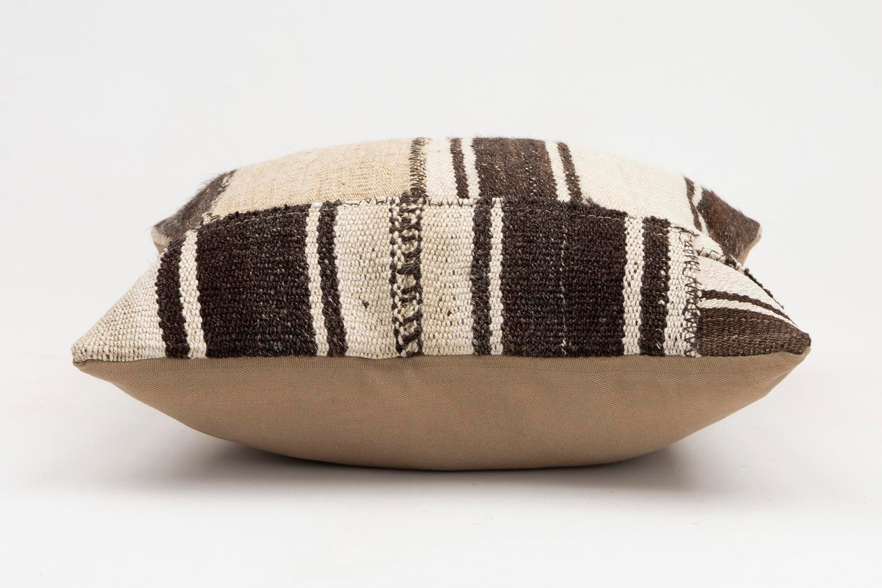 16x16 inches (40x40 cm) Kilim Pillow | KILIM WHOLESALE - Vintage Handmade Pillows - Vintage Handmade Kilim Rugs - It is 100% wool. Artistic and historical rugs. Old handwoven rugs. - Online hand woven rugs and kilim cushions sales. Shipping to a