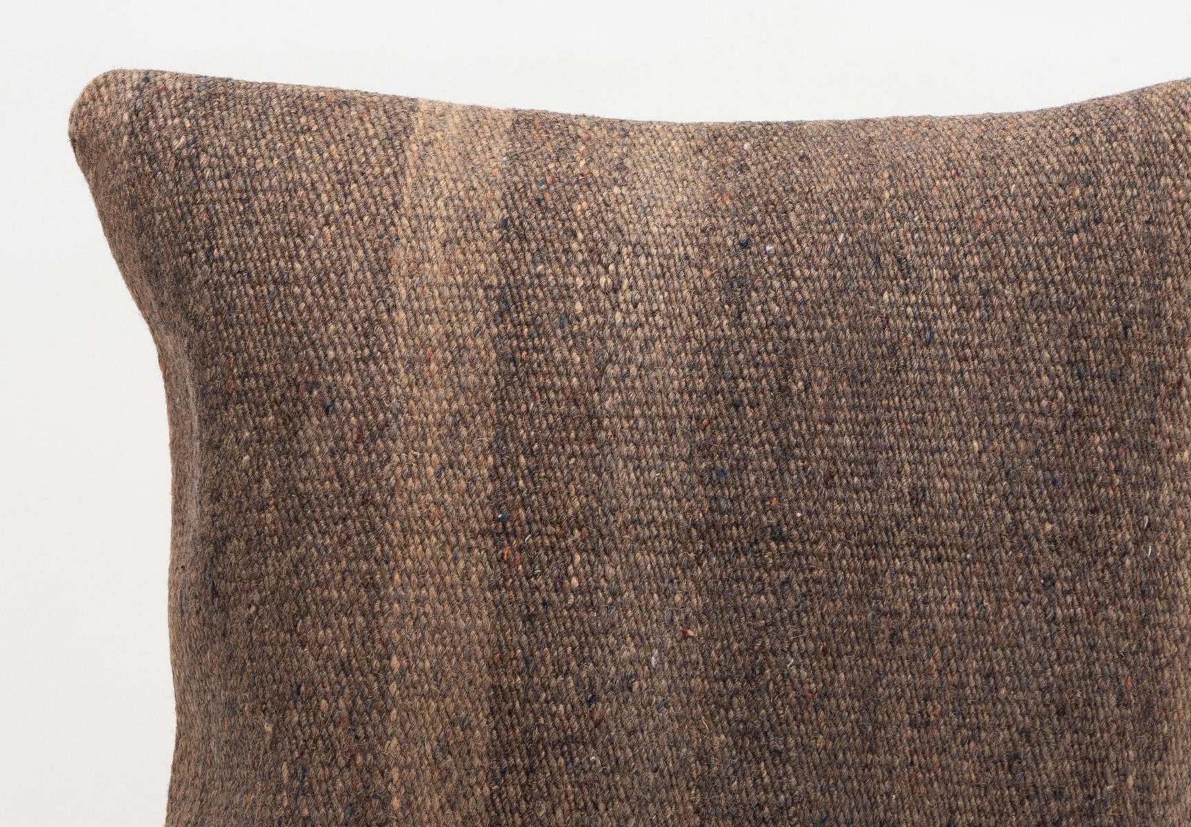 16x16 inches (40x40 cm) Kilim Pillow | KILIM WHOLESALE - Vintage Handmade Pillows - Vintage Handmade Kilim Rugs - It is 100% wool. Artistic and historical rugs. Old handwoven rugs. - Online hand woven rugs and kilim cushions sales. Shipping to a