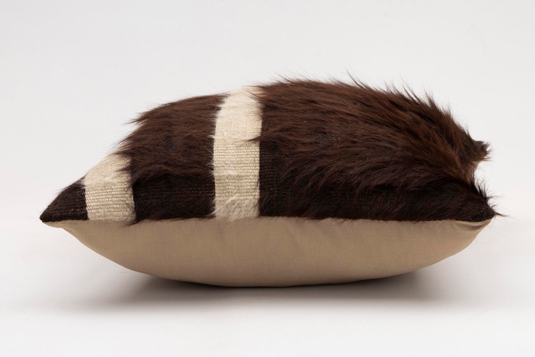 16x16 inches (40x40 cm) Kilim Pillow | KILIM WHOLESALE - Vintage Handmade Pillows - Vintage Handmade Kilim Rugs - It is 100% wool. Artistic and historical rugs. Old handwoven rugs. - Online hand woven rugs and kilim cushions sales. Shipping to a