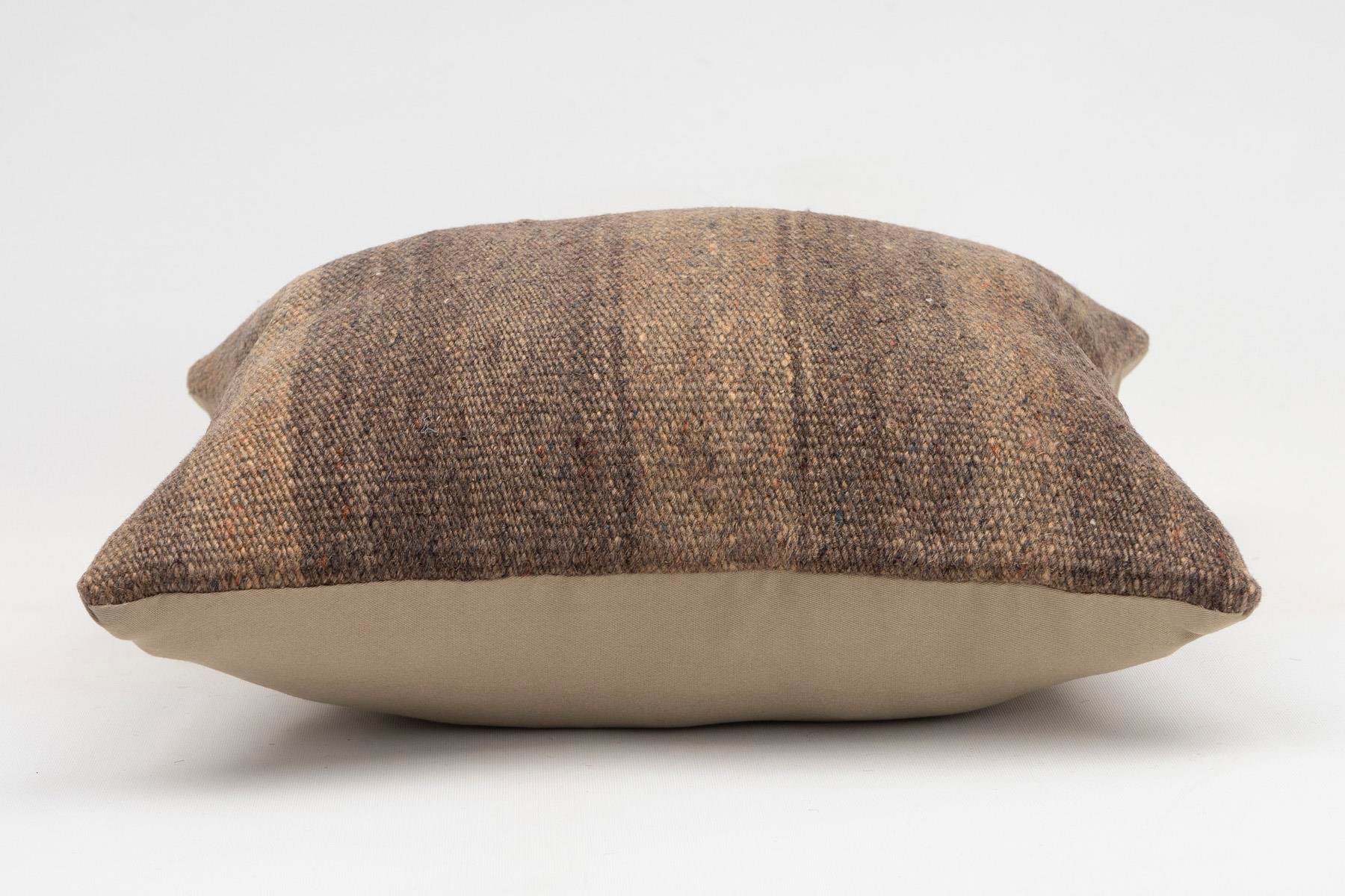 16x16 inches (40x40 cm) Kilim Pillow | KILIM WHOLESALE - Vintage Handmade Pillows - Vintage Handmade Kilim Rugs - It is 100% wool. Artistic and historical rugs. Old handwoven rugs. - Online hand woven rugs and kilim cushions sales. Shipping to a