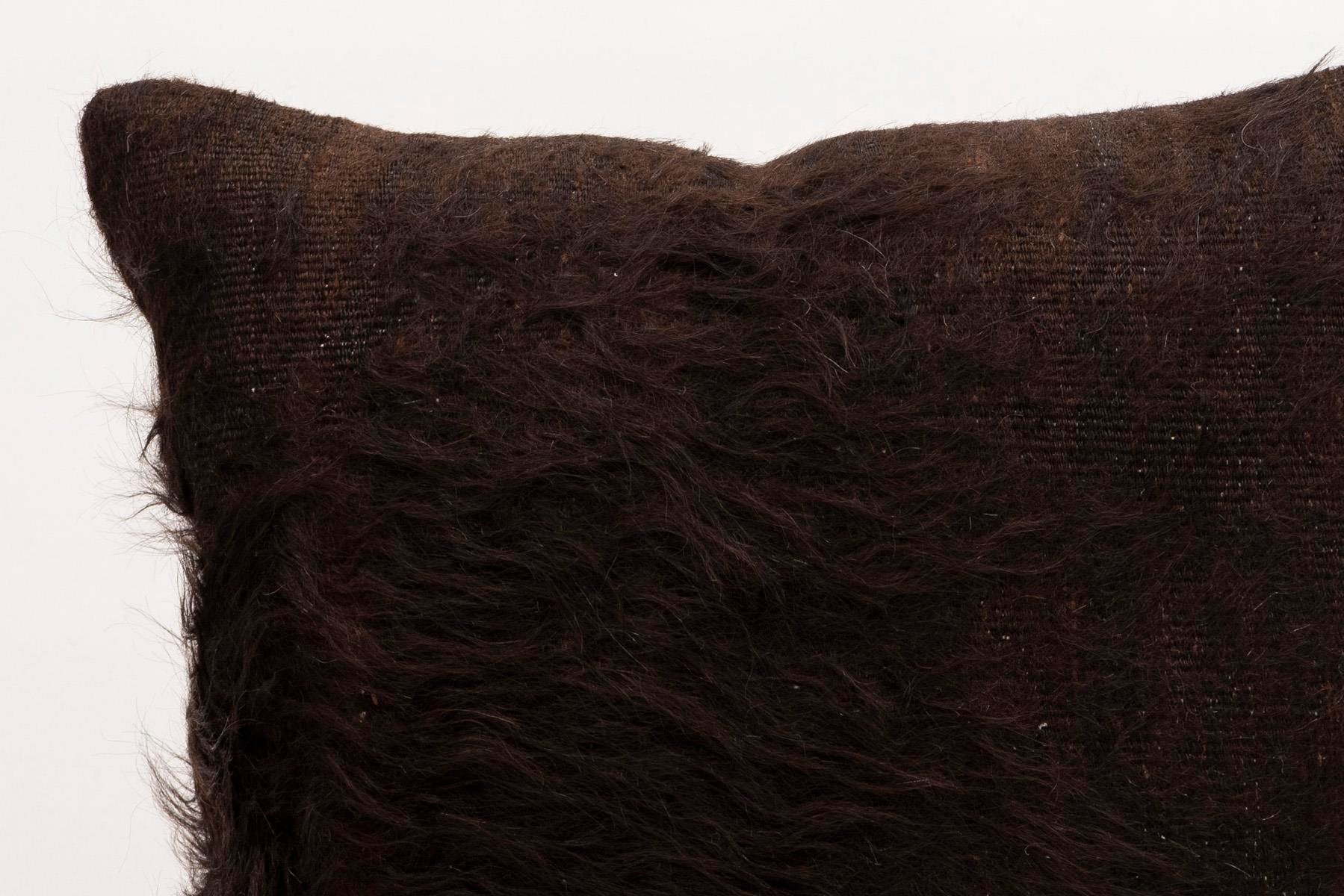 16x16 inches (40x40 cm) Kilim Pillow | KILIM WHOLESALE - Vintage Handmade Pillows - Vintage Handmade Kilim Rugs - It is 100% wool. Artistic and historical rugs. Old handwoven rugs. - Online hand woven rugs and kilim cushions sales. Shipping to a