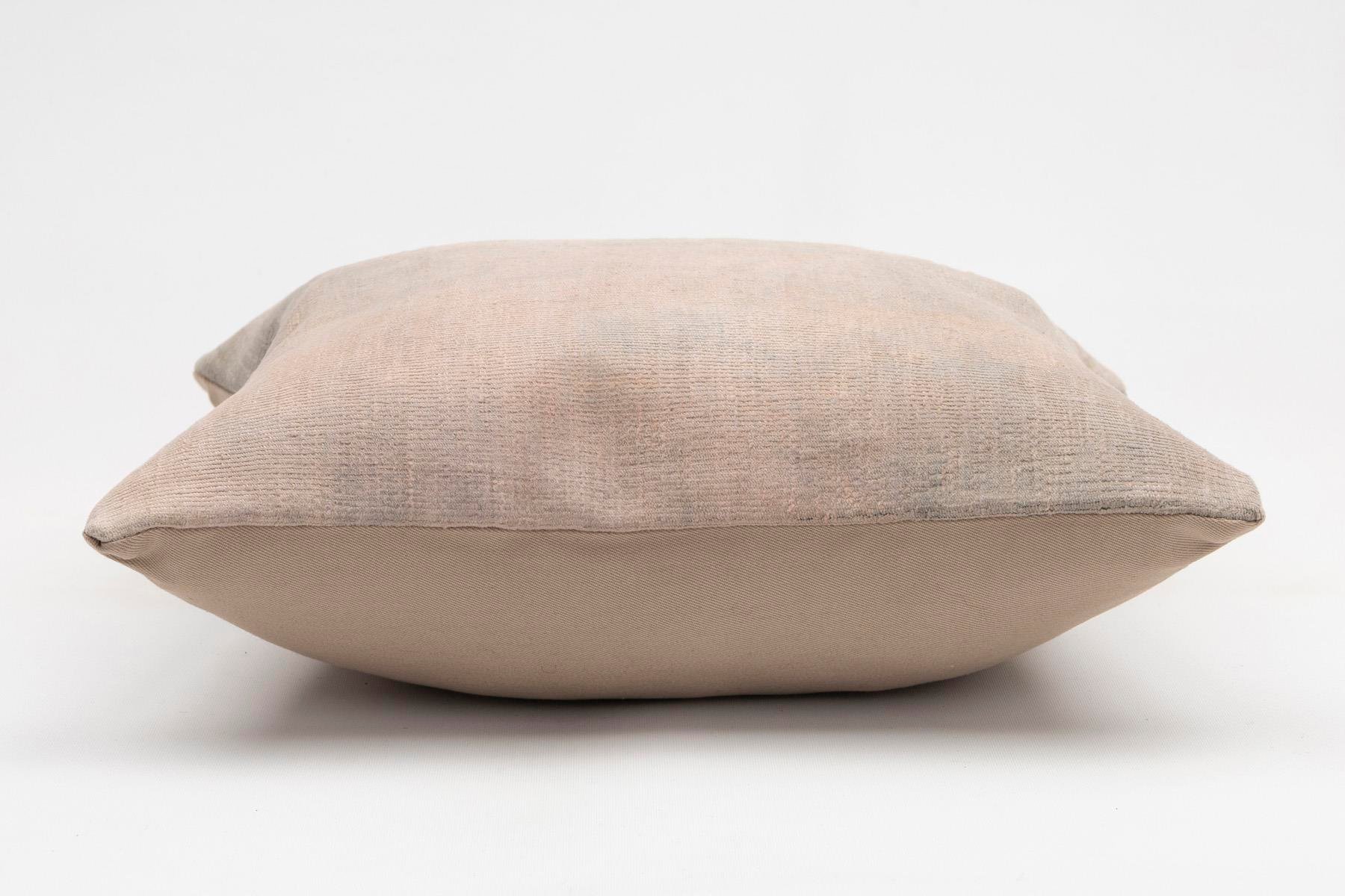 16x16 inches (40x40 cm) Kilim Pillow | KILIM WHOLESALE - Vintage Handmade Pillows - Vintage Handmade Kilim Rugs - It is 100% wool. Artistic and historical rugs. Old handwoven rugs. - Online hand woven rugs and kilim cushions sales. Shipping to a