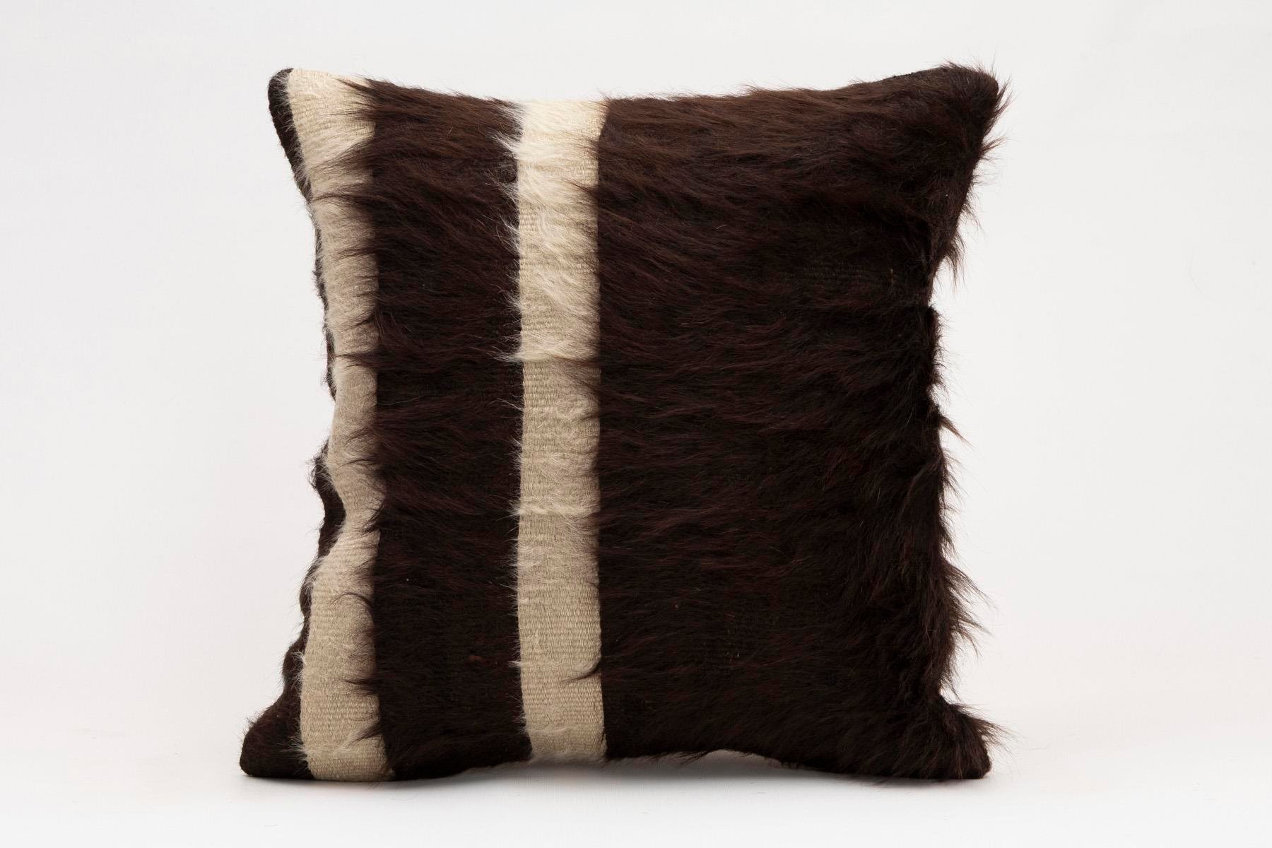 16x16 inches (40x40 cm) Kilim Pillow | KILIM WHOLESALE - Vintage Handmade Pillows - Vintage Handmade Kilim Rugs - It is 100% wool. Artistic and historical rugs. Old handwoven rugs. - Online hand woven rugs and kilim cushions sales. Shipping to a