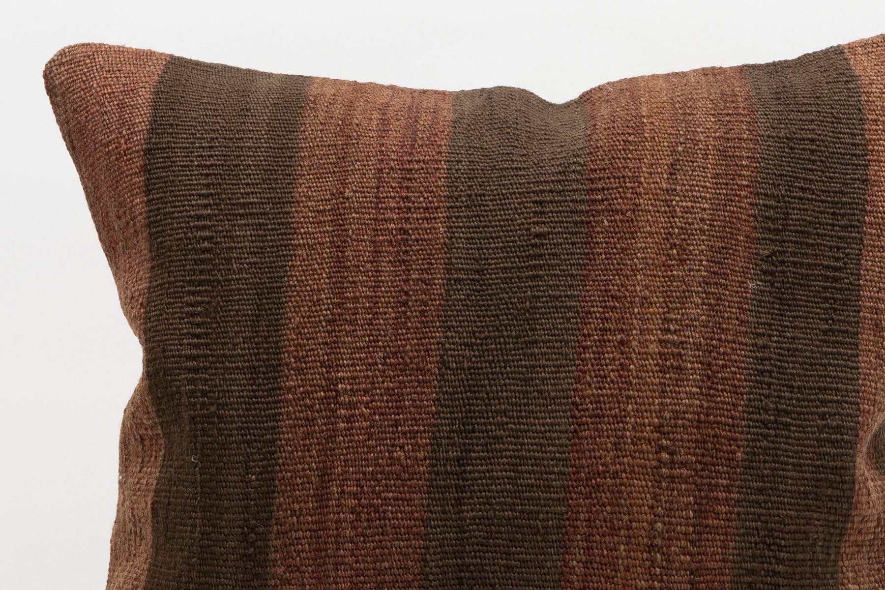 16x16 inches (40x40 cm) Kilim Pillow | KILIM WHOLESALE - Vintage Handmade Pillows - Vintage Handmade Kilim Rugs - It is 100% wool. Artistic and historical rugs. Old handwoven rugs. - Online hand woven rugs and kilim cushions sales. Shipping to a