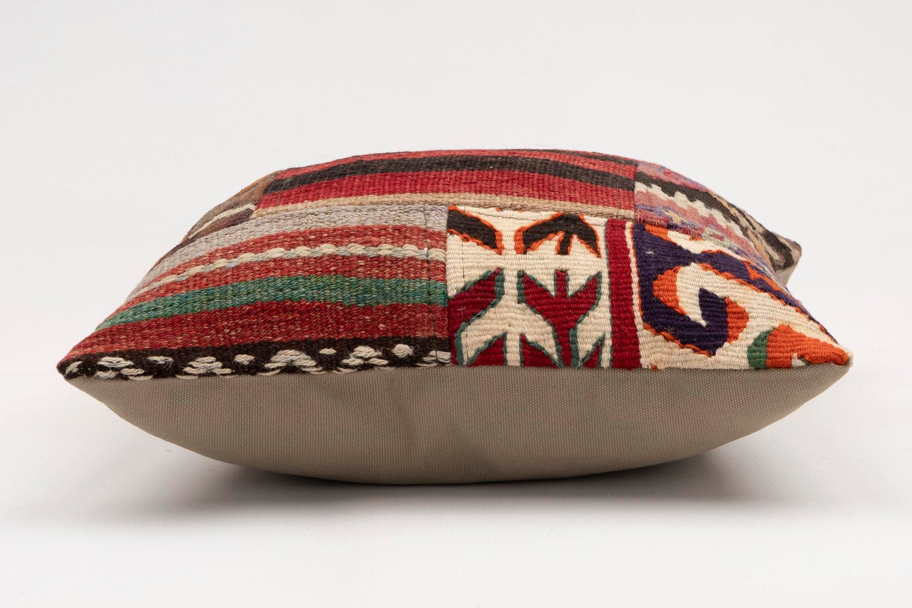 16x16 inches (40x40 cm) Kilim Pillow | KILIM WHOLESALE - Vintage Handmade Pillows - Vintage Handmade Kilim Rugs - It is 100% wool. Artistic and historical rugs. Old handwoven rugs. - Online hand woven rugs and kilim cushions sales. Shipping to a