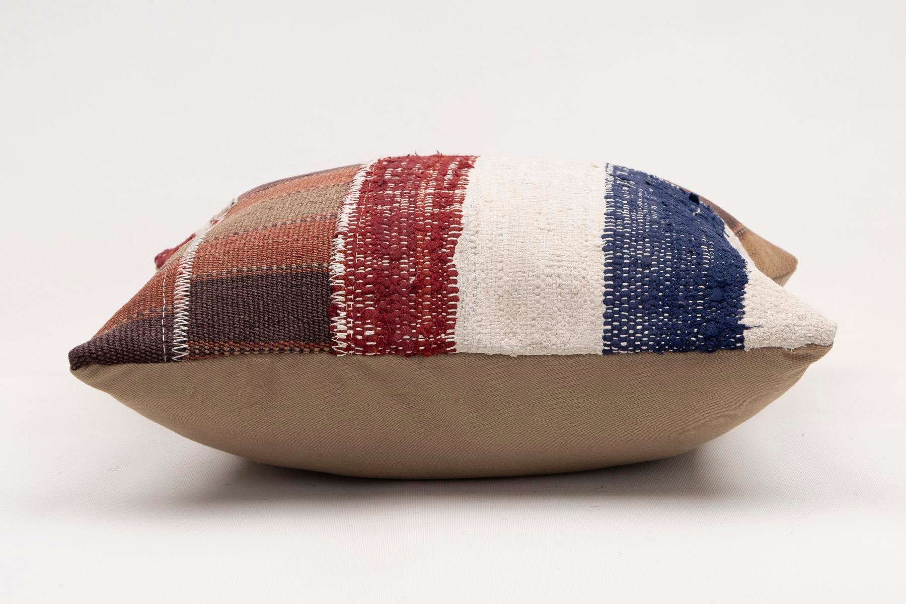 16x16 inches (40x40 cm) Kilim Pillow | KILIM WHOLESALE - Vintage Handmade Pillows - Vintage Handmade Kilim Rugs - It is 100% wool. Artistic and historical rugs. Old handwoven rugs. - Online hand woven rugs and kilim cushions sales. Shipping to a