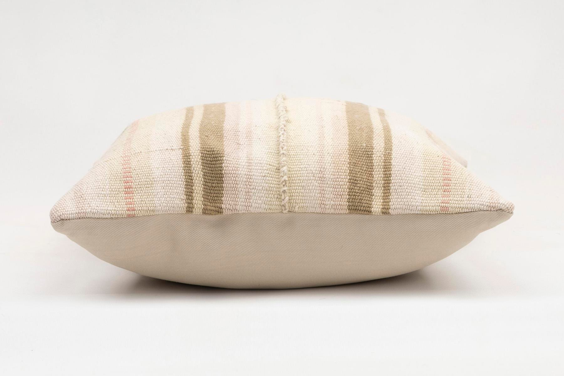 16x16 inches (40x40 cm) Kilim Pillow | KILIM WHOLESALE - Vintage Handmade Pillows - Vintage Handmade Kilim Rugs - It is 100% wool. Artistic and historical rugs. Old handwoven rugs. - Online hand woven rugs and kilim cushions sales. Shipping to a