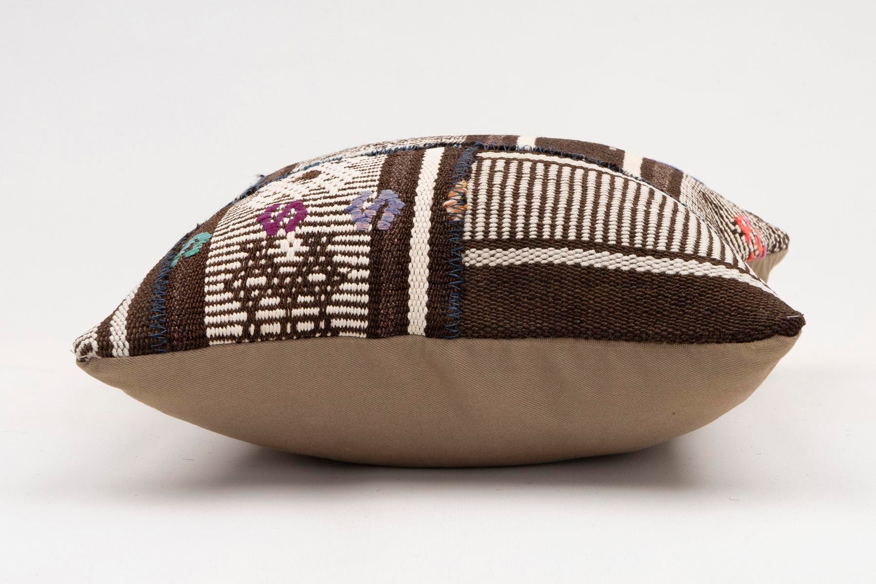 16x16 inches (40x40 cm) Kilim Pillow | KILIM WHOLESALE - Vintage Handmade Pillows - Vintage Handmade Kilim Rugs - It is 100% wool. Artistic and historical rugs. Old handwoven rugs. - Online hand woven rugs and kilim cushions sales. Shipping to a