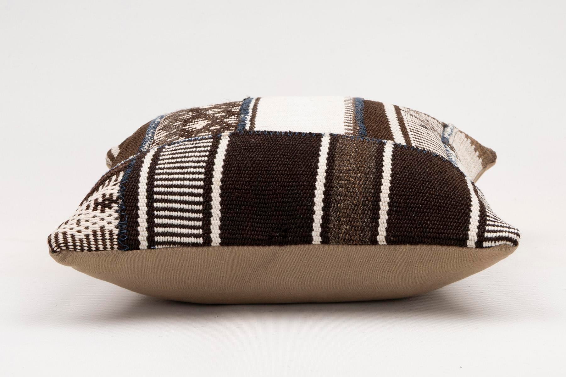 16x16 inches (40x40 cm) Kilim Pillow | KILIM WHOLESALE - Vintage Handmade Pillows - Vintage Handmade Kilim Rugs - It is 100% wool. Artistic and historical rugs. Old handwoven rugs. - Online hand woven rugs and kilim cushions sales. Shipping to a