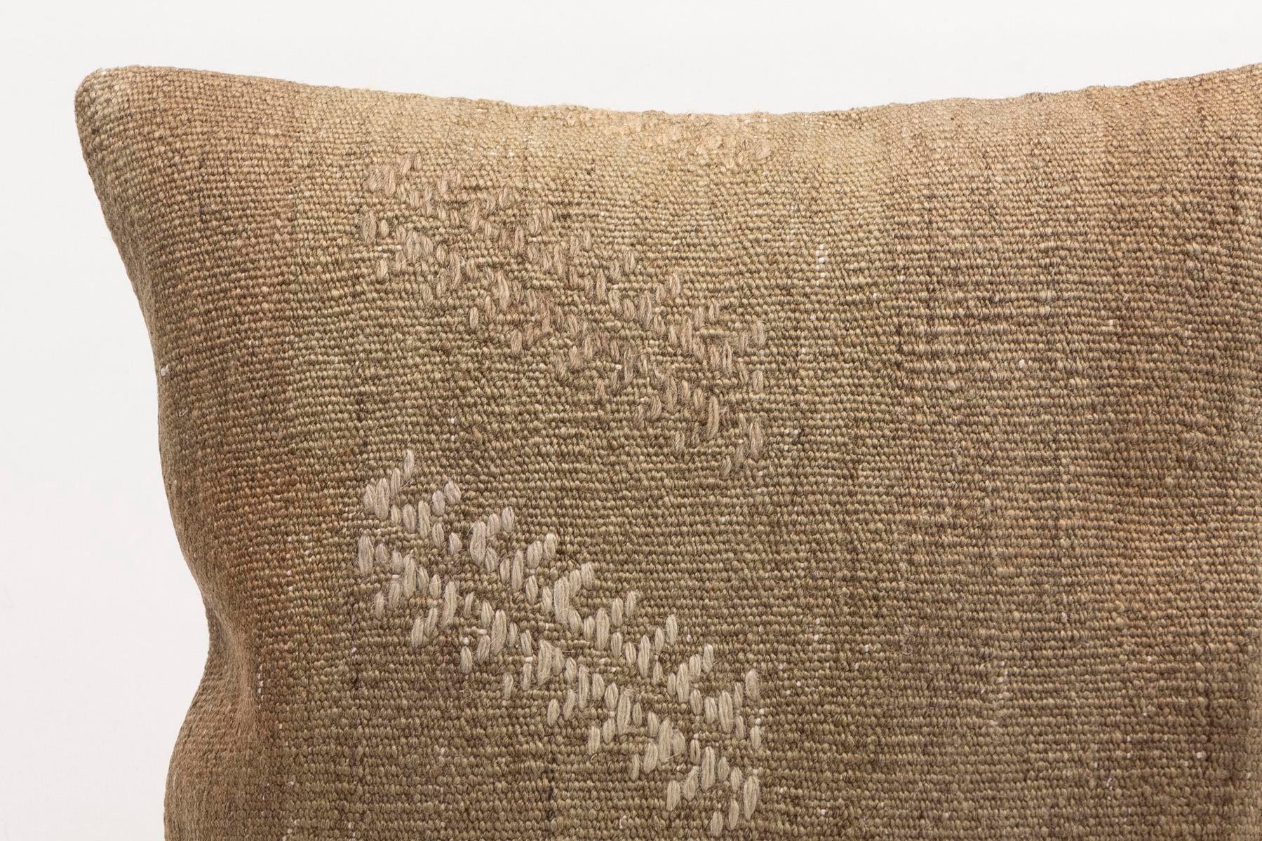 16x16 inches (40x40 cm) Kilim Pillow | KILIM WHOLESALE - Vintage Handmade Pillows - Vintage Handmade Kilim Rugs - It is 100% wool. Artistic and historical rugs. Old handwoven rugs. - Online hand woven rugs and kilim cushions sales. Shipping to a