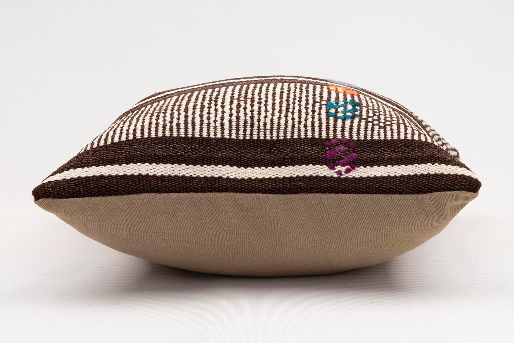 16x16 inches (40x40 cm) Kilim Pillow | KILIM WHOLESALE - Vintage Handmade Pillows - Vintage Handmade Kilim Rugs - It is 100% wool. Artistic and historical rugs. Old handwoven rugs. - Online hand woven rugs and kilim cushions sales. Shipping to a