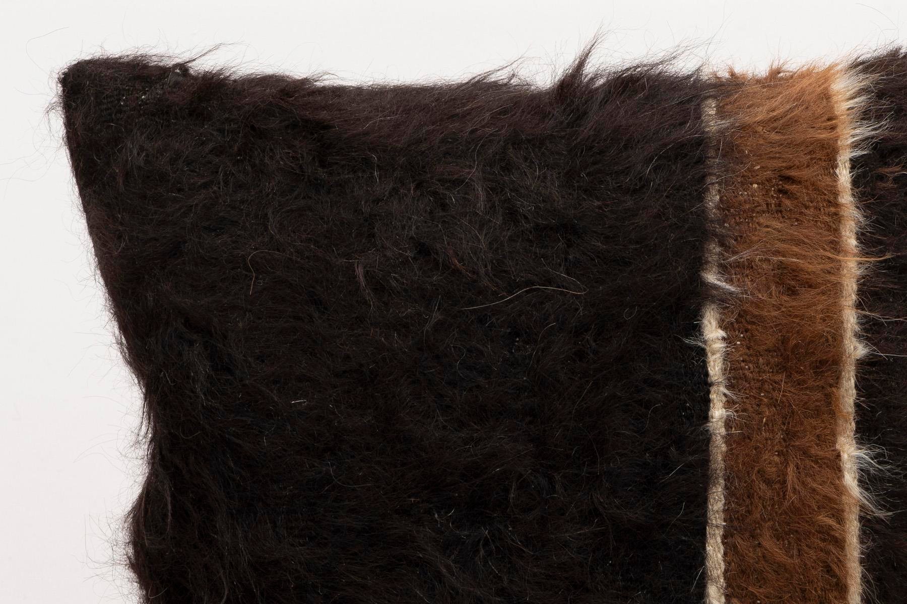 16x16 inches (40x40 cm) Kilim Pillow | KILIM WHOLESALE - Vintage Handmade Pillows - Vintage Handmade Kilim Rugs - It is 100% wool. Artistic and historical rugs. Old handwoven rugs. - Online hand woven rugs and kilim cushions sales. Shipping to a