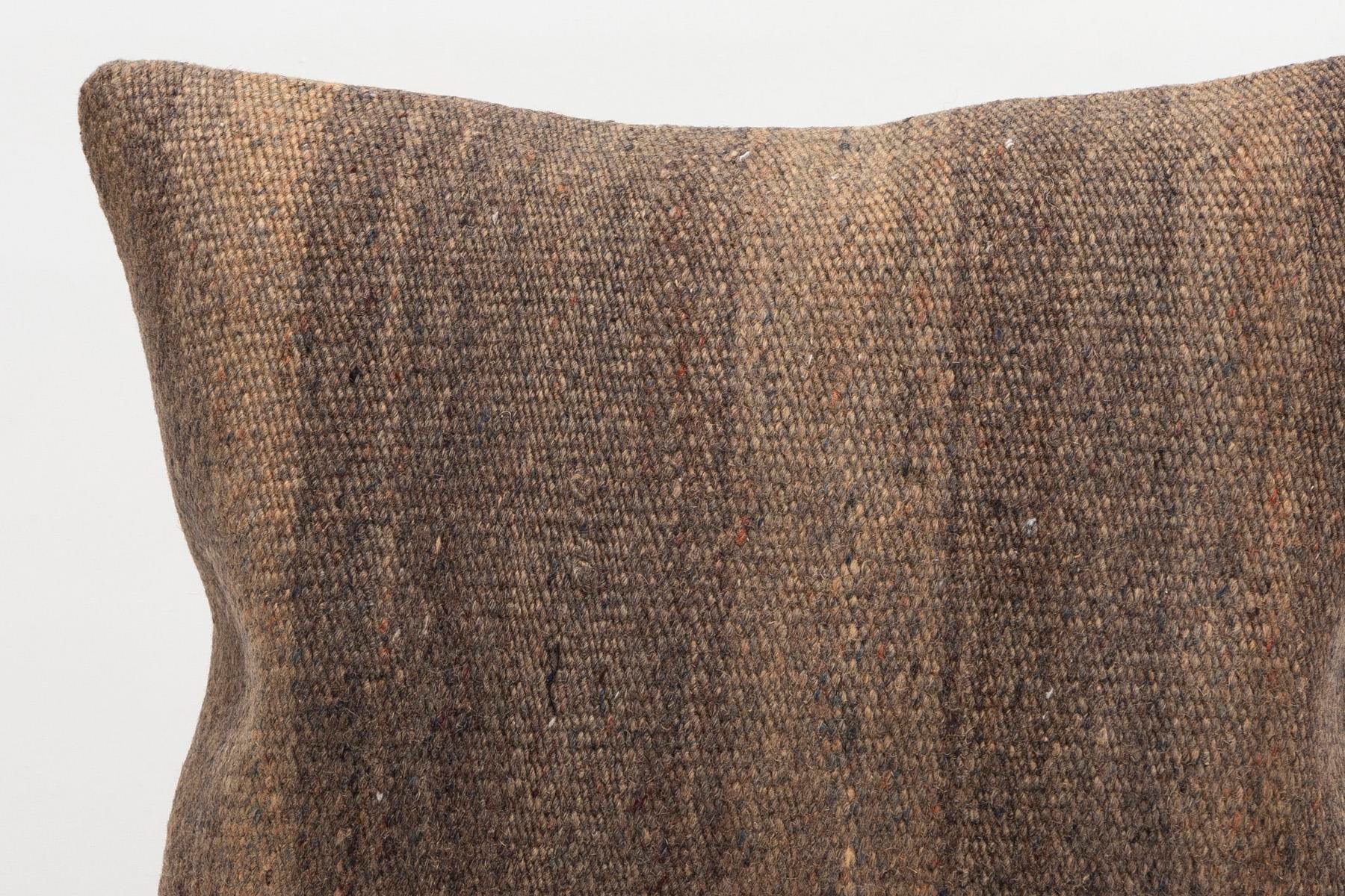 16x16 inches (40x40 cm) Kilim Pillow | KILIM WHOLESALE - Vintage Handmade Pillows - Vintage Handmade Kilim Rugs - It is 100% wool. Artistic and historical rugs. Old handwoven rugs. - Online hand woven rugs and kilim cushions sales. Shipping to a