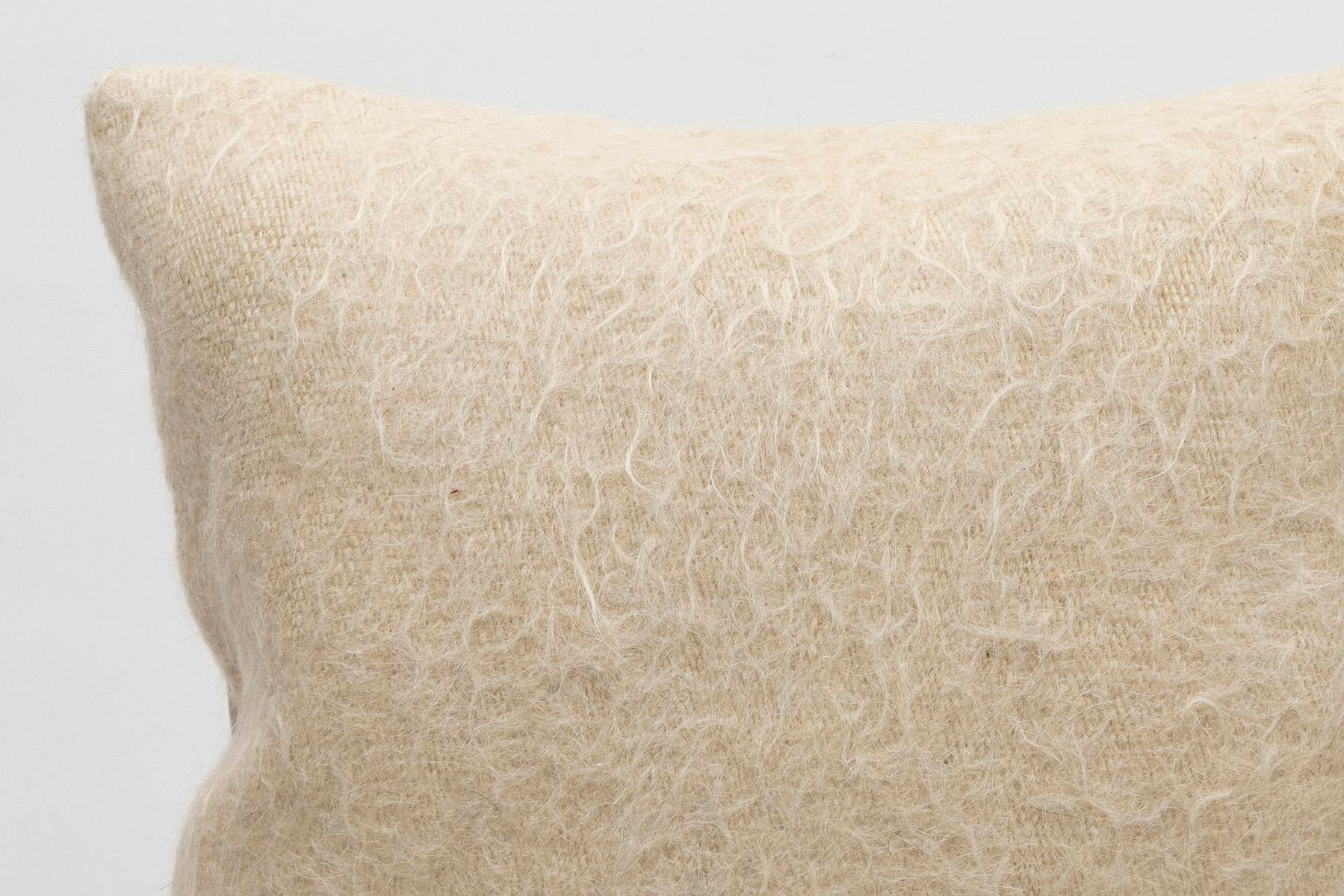 16x16 inches (40x40 cm) Kilim Pillow | KILIM WHOLESALE - Vintage Handmade Pillows - Vintage Handmade Kilim Rugs - It is 100% wool. Artistic and historical rugs. Old handwoven rugs. - Online hand woven rugs and kilim cushions sales. Shipping to a