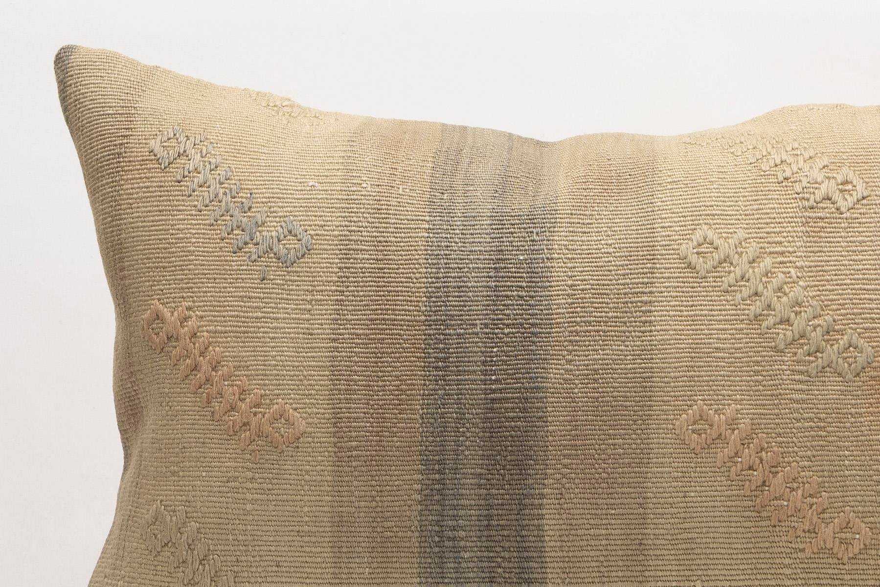 16x24 inches (40x60 cm) Kilim Pillow | KILIM WHOLESALE - Vintage Handmade Pillows - Vintage Handmade Kilim Rugs - It is 100% wool. Artistic and historical rugs. Old handwoven rugs. - Online hand woven rugs and kilim cushions sales. Shipping to a