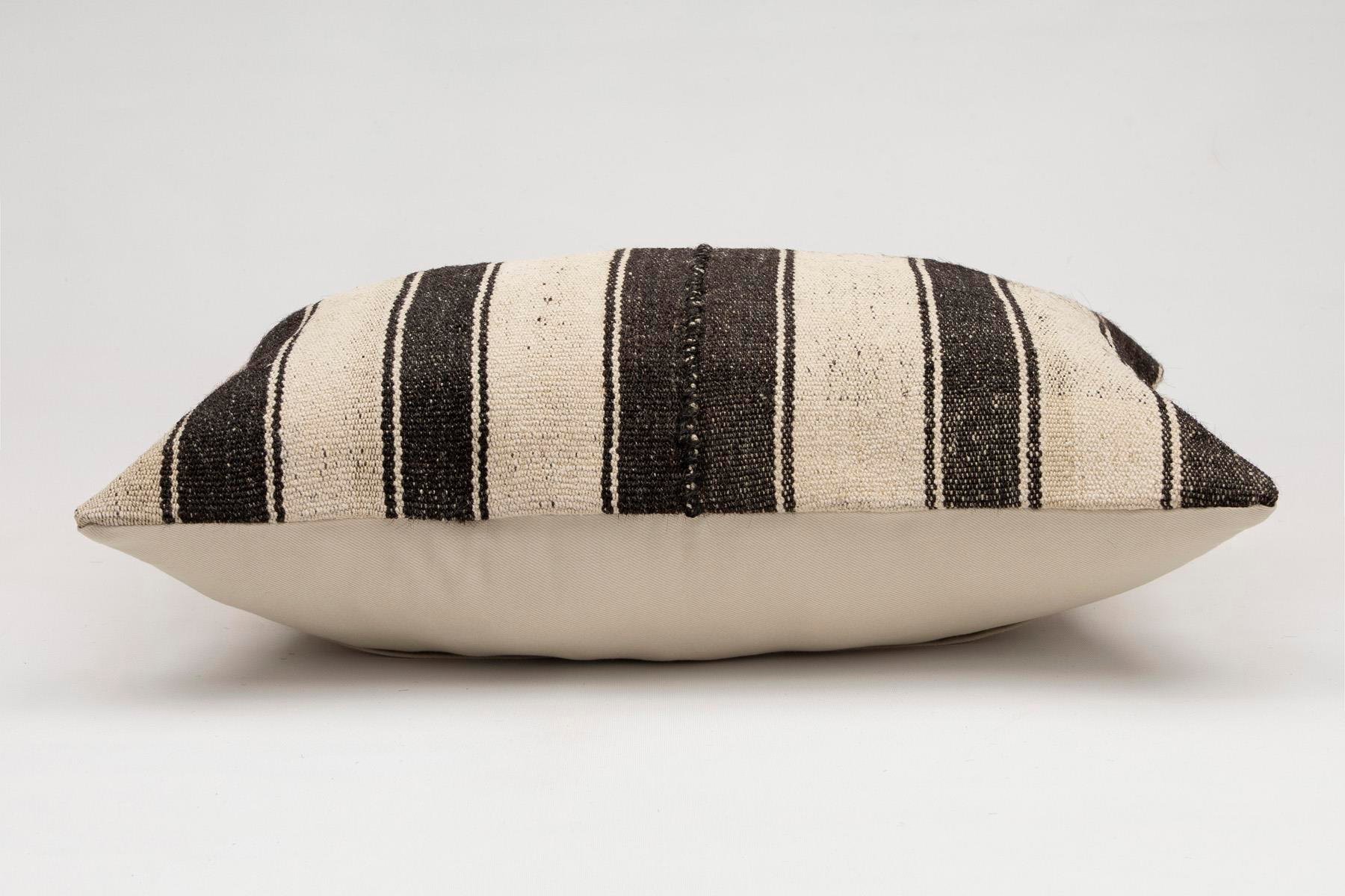 16x24 inches (40x60 cm) Kilim Pillow | KILIM WHOLESALE - Vintage Handmade Pillows - Vintage Handmade Kilim Rugs - It is 100% wool. Artistic and historical rugs. Old handwoven rugs. - Online hand woven rugs and kilim cushions sales. Shipping to a
