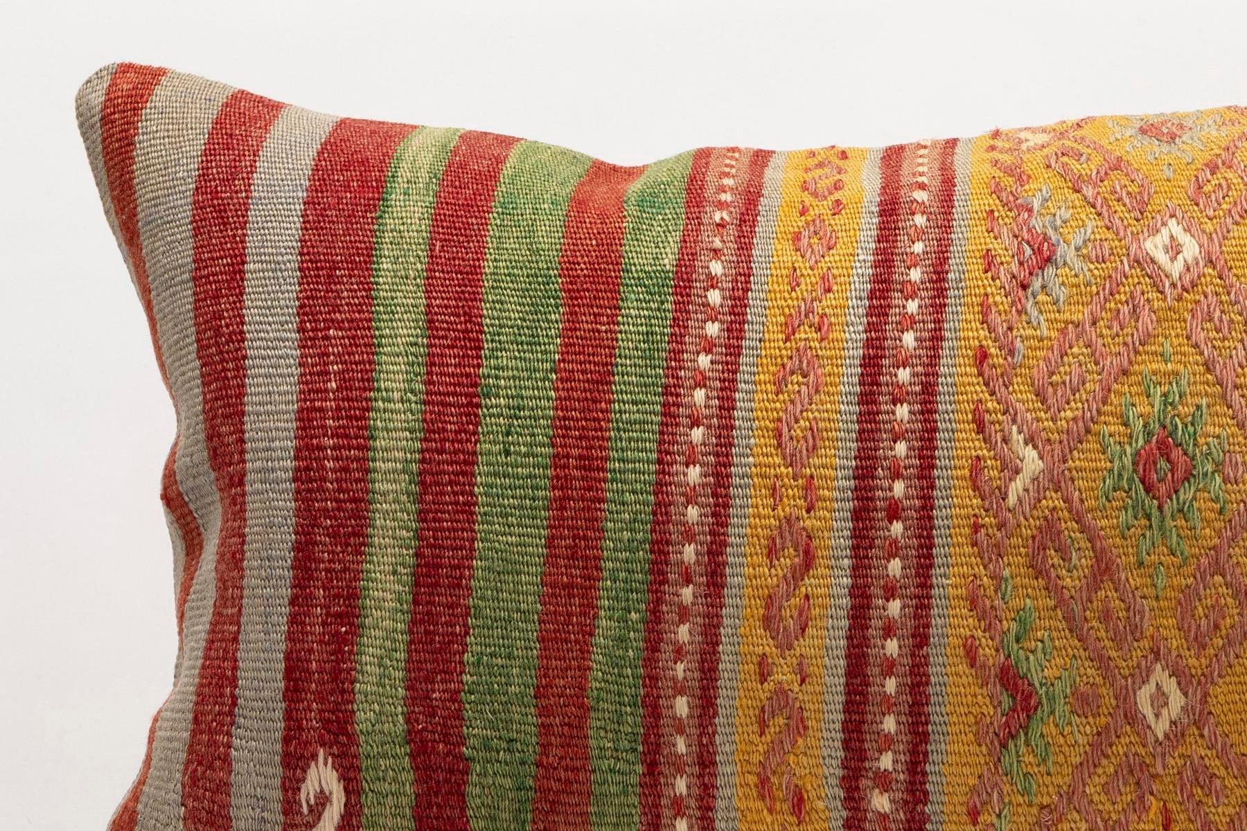 16x24 inches (40x60 cm) Kilim Pillow | KILIM WHOLESALE - Vintage Handmade Pillows - Vintage Handmade Kilim Rugs - It is 100% wool. Artistic and historical rugs. Old handwoven rugs. - Online hand woven rugs and kilim cushions sales. Shipping to a