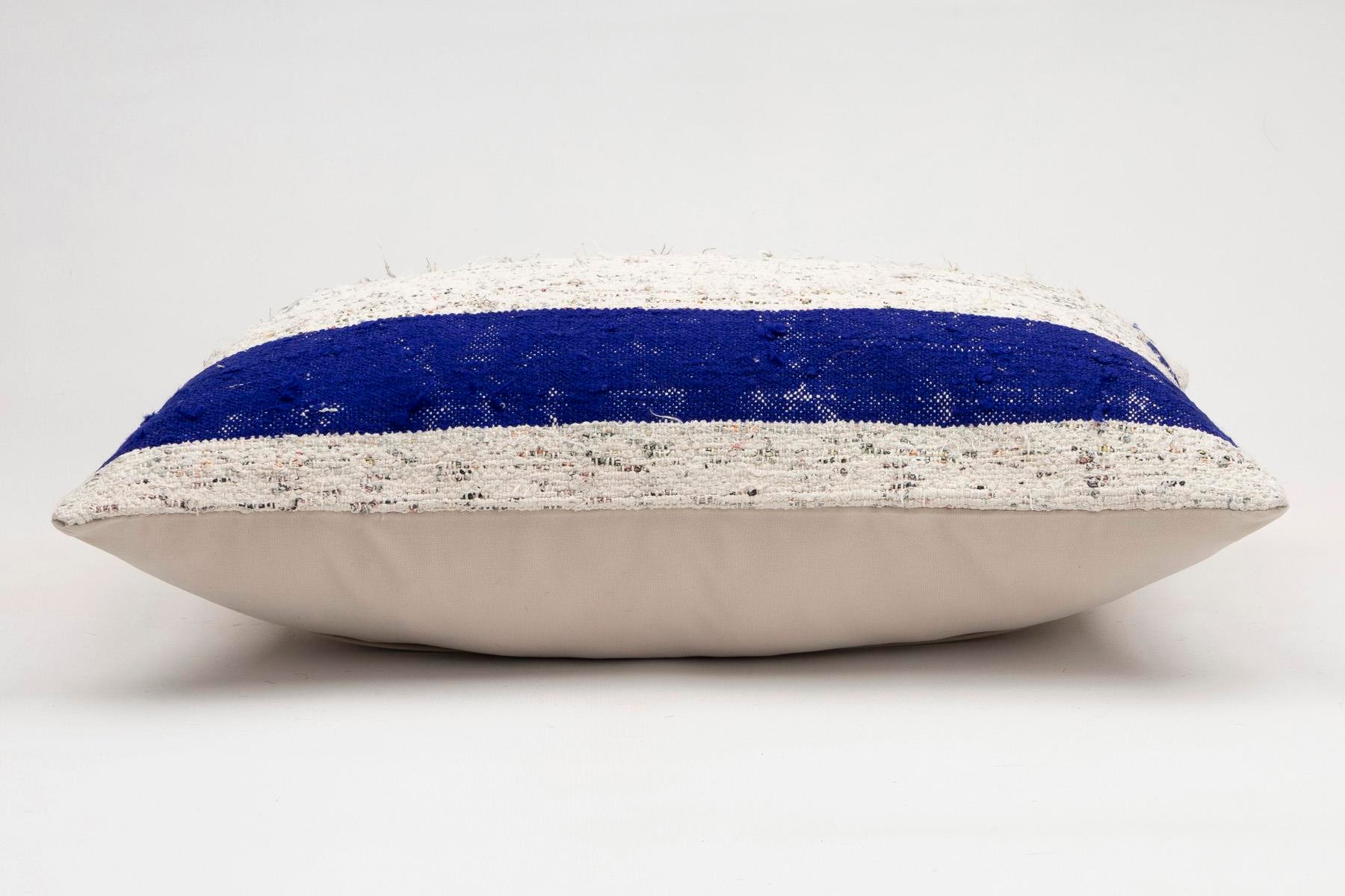 16x24 inches (40x60 cm) Kilim Pillow | KILIM WHOLESALE - Vintage Handmade Pillows - Vintage Handmade Kilim Rugs - It is 100% wool. Artistic and historical rugs. Old handwoven rugs. - Online hand woven rugs and kilim cushions sales. Shipping to a