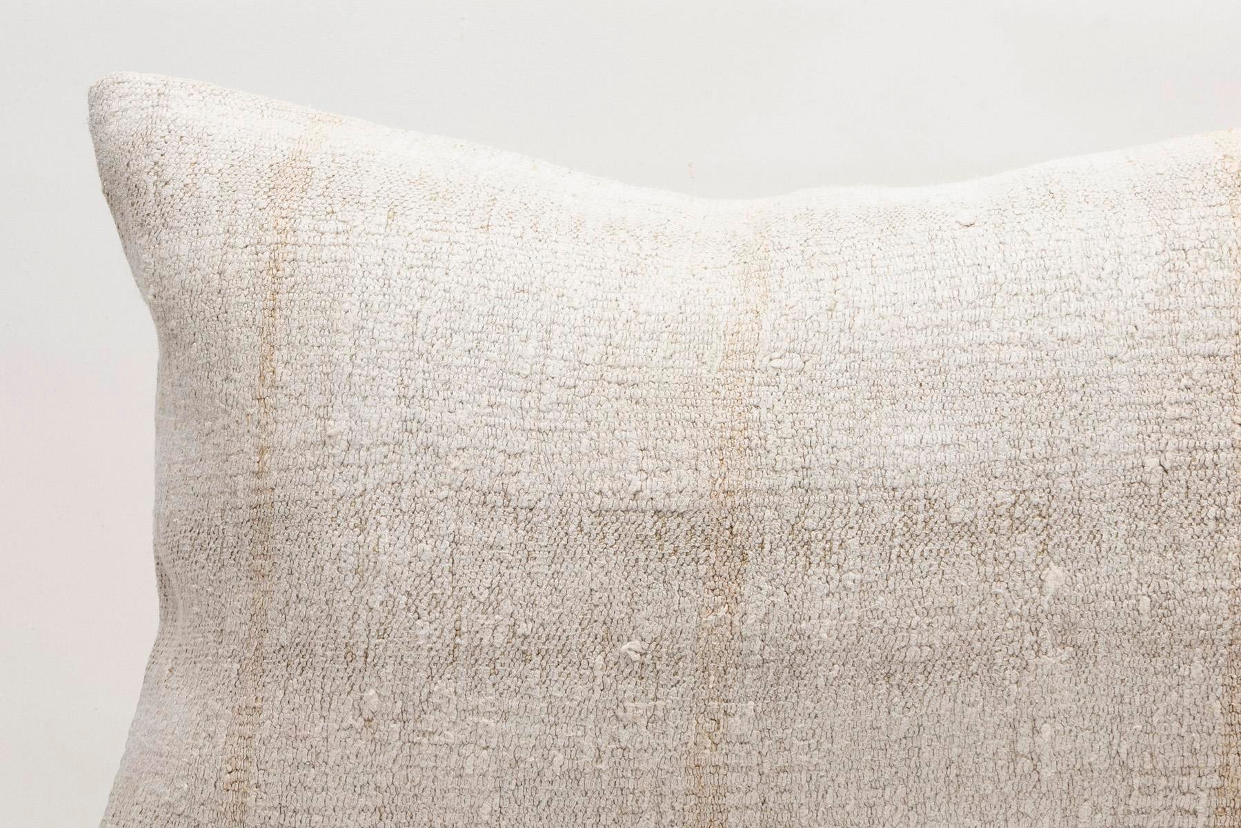 16x24 inches (40x60 cm) Kilim Pillow | KILIM WHOLESALE - Vintage Handmade Pillows - Vintage Handmade Kilim Rugs - It is 100% wool. Artistic and historical rugs. Old handwoven rugs. - Online hand woven rugs and kilim cushions sales. Shipping to a