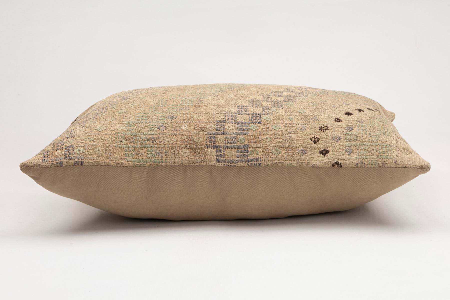 16x24 inches (40x60 cm) Kilim Pillow | KILIM WHOLESALE - Vintage Handmade Pillows - Vintage Handmade Kilim Rugs - It is 100% wool. Artistic and historical rugs. Old handwoven rugs. - Online hand woven rugs and kilim cushions sales. Shipping to a