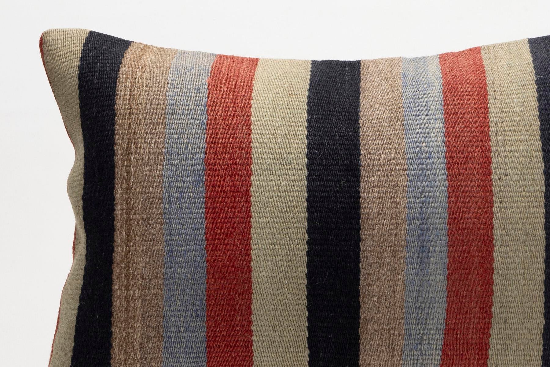 16x24 inches (40x60 cm) Kilim Pillow | KILIM WHOLESALE - Vintage Handmade Pillows - Vintage Handmade Kilim Rugs - It is 100% wool. Artistic and historical rugs. Old handwoven rugs. - Online hand woven rugs and kilim cushions sales. Shipping to a