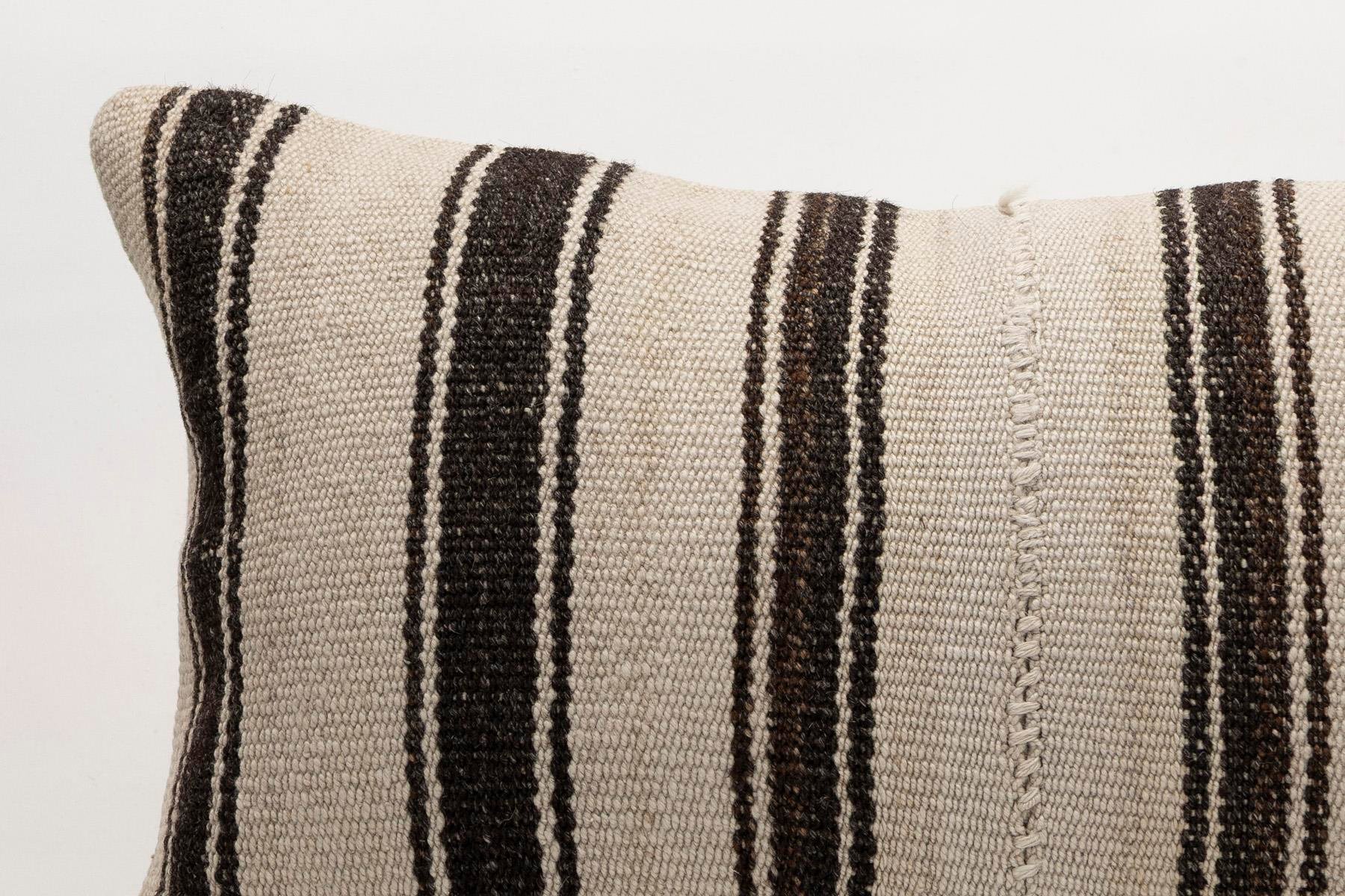 16x24 inches (40x60 cm) Kilim Pillow | KILIM WHOLESALE - Vintage Handmade Pillows - Vintage Handmade Kilim Rugs - It is 100% wool. Artistic and historical rugs. Old handwoven rugs. - Online hand woven rugs and kilim cushions sales. Shipping to a