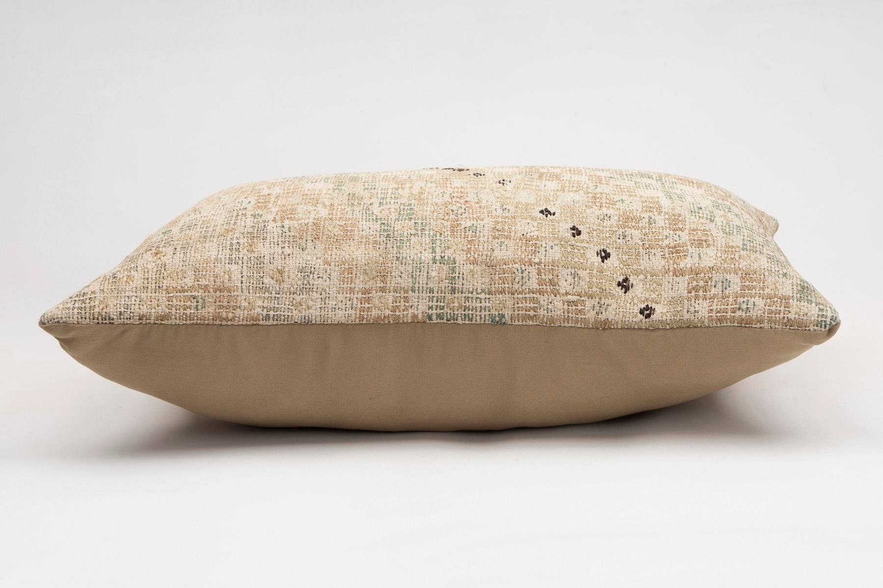 16x24 inches (40x60 cm) Kilim Pillow | KILIM WHOLESALE - Vintage Handmade Pillows - Vintage Handmade Kilim Rugs - It is 100% wool. Artistic and historical rugs. Old handwoven rugs. - Online hand woven rugs and kilim cushions sales. Shipping to a