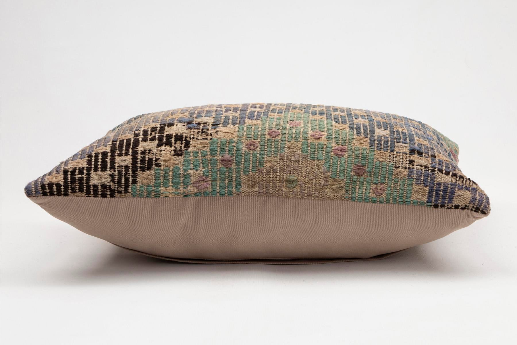 16x24 inches (40x60 cm) Kilim Pillow | KILIM WHOLESALE - Vintage Handmade Pillows - Vintage Handmade Kilim Rugs - It is 100% wool. Artistic and historical rugs. Old handwoven rugs. - Online hand woven rugs and kilim cushions sales. Shipping to a