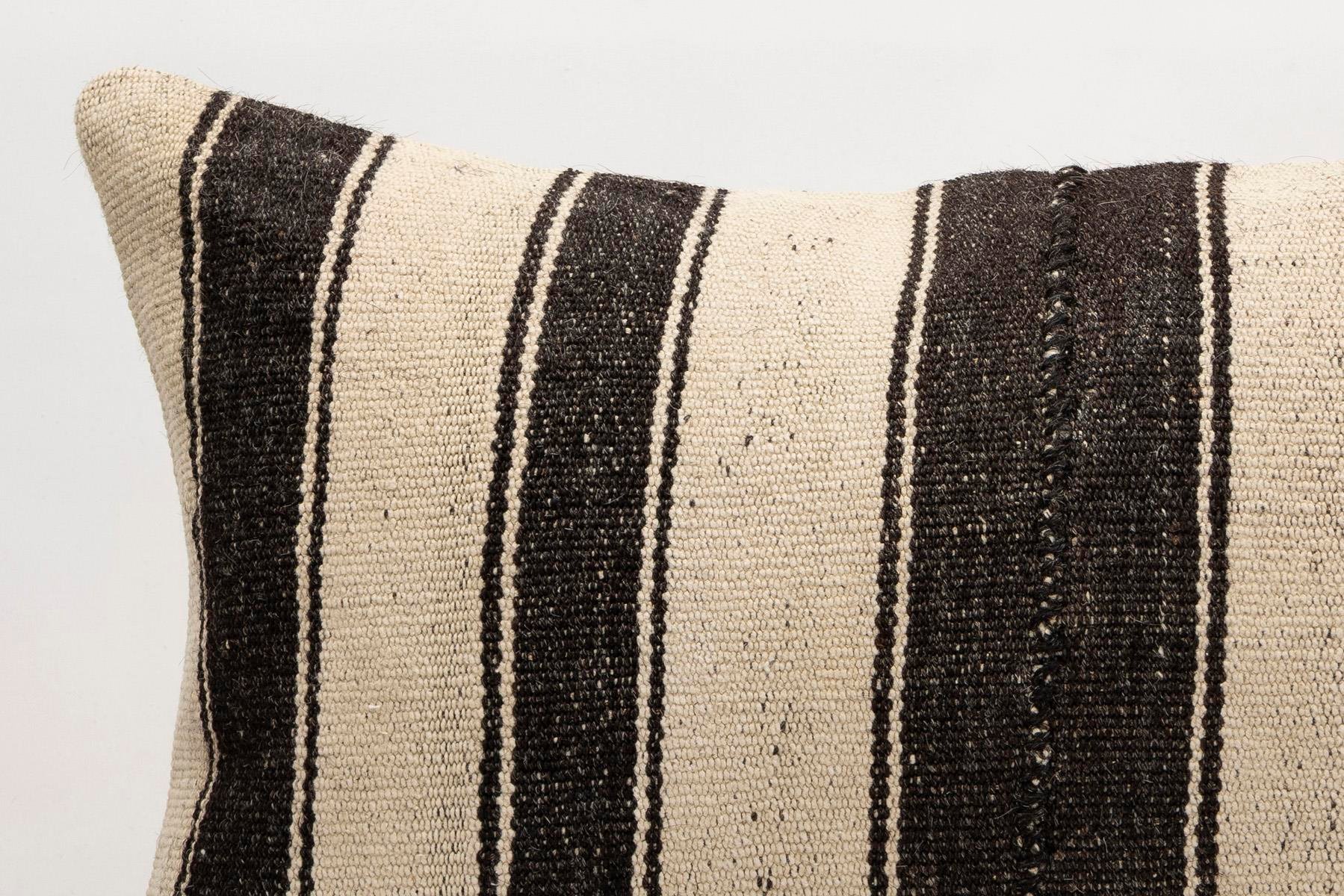 16x24 inches (40x60 cm) Kilim Pillow | KILIM WHOLESALE - Vintage Handmade Pillows - Vintage Handmade Kilim Rugs - It is 100% wool. Artistic and historical rugs. Old handwoven rugs. - Online hand woven rugs and kilim cushions sales. Shipping to a