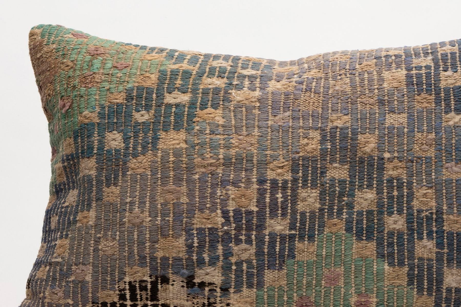 16x24 inches (40x60 cm) Kilim Pillow | KILIM WHOLESALE - Vintage Handmade Pillows - Vintage Handmade Kilim Rugs - It is 100% wool. Artistic and historical rugs. Old handwoven rugs. - Online hand woven rugs and kilim cushions sales. Shipping to a