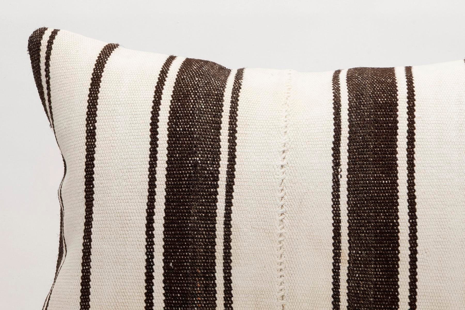 16x24 inches (40x60 cm) Kilim Pillow | KILIM WHOLESALE - Vintage Handmade Pillows - Vintage Handmade Kilim Rugs - It is 100% wool. Artistic and historical rugs. Old handwoven rugs. - Online hand woven rugs and kilim cushions sales. Shipping to a