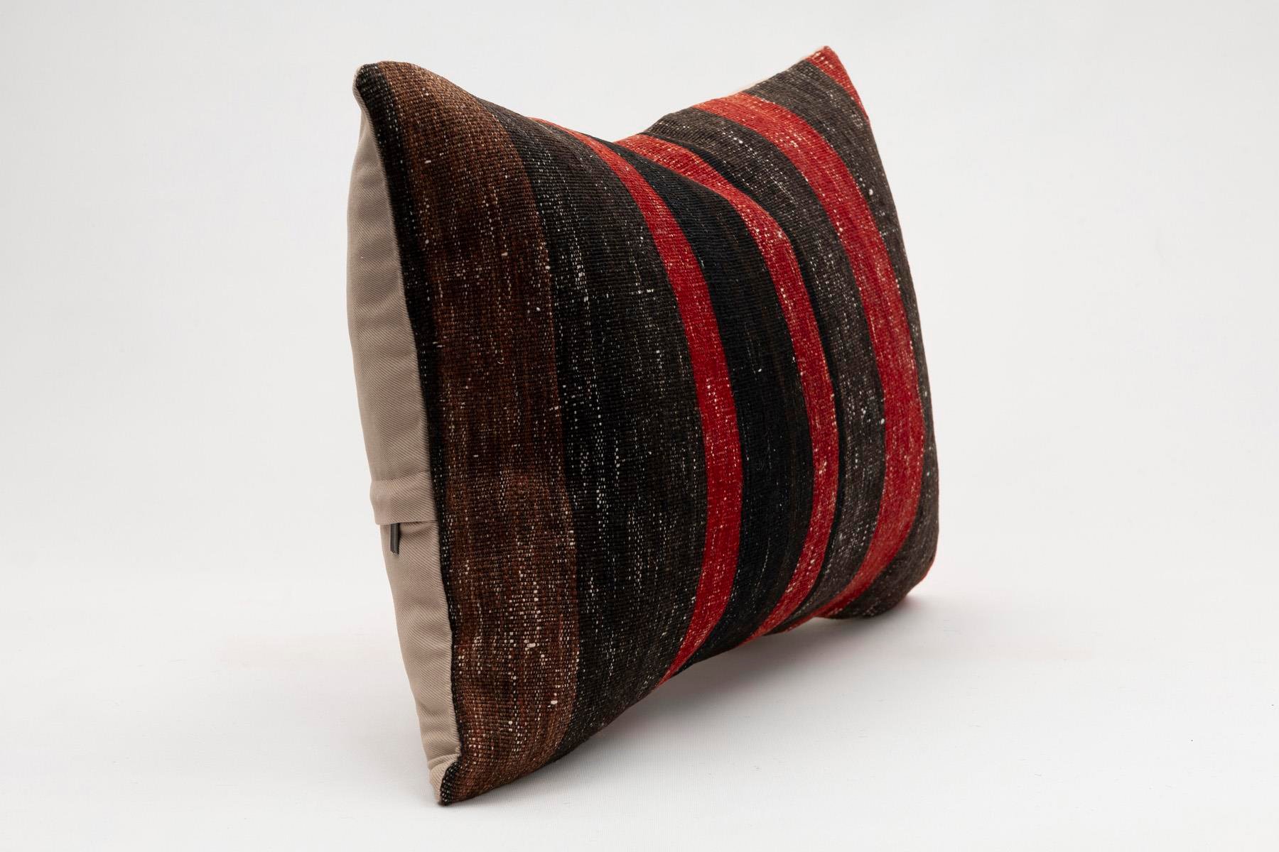 16x24 inches (40x60 cm) Kilim Pillow | KILIM WHOLESALE - Vintage Handmade Pillows - Vintage Handmade Kilim Rugs - It is 100% wool. Artistic and historical rugs. Old handwoven rugs. - Online hand woven rugs and kilim cushions sales. Shipping to a