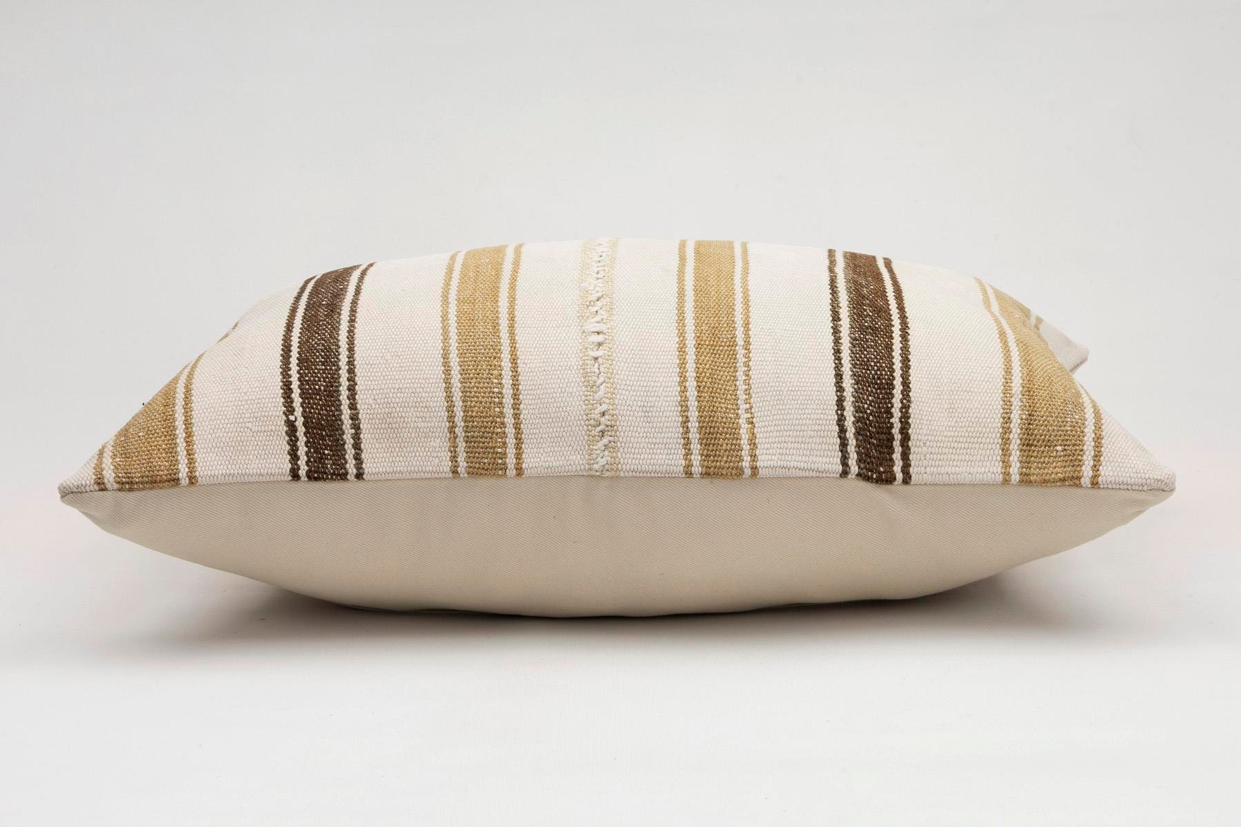16x24 inches (40x60 cm) Kilim Pillow | KILIM WHOLESALE - Vintage Handmade Pillows - Vintage Handmade Kilim Rugs - It is 100% wool. Artistic and historical rugs. Old handwoven rugs. - Online hand woven rugs and kilim cushions sales. Shipping to a