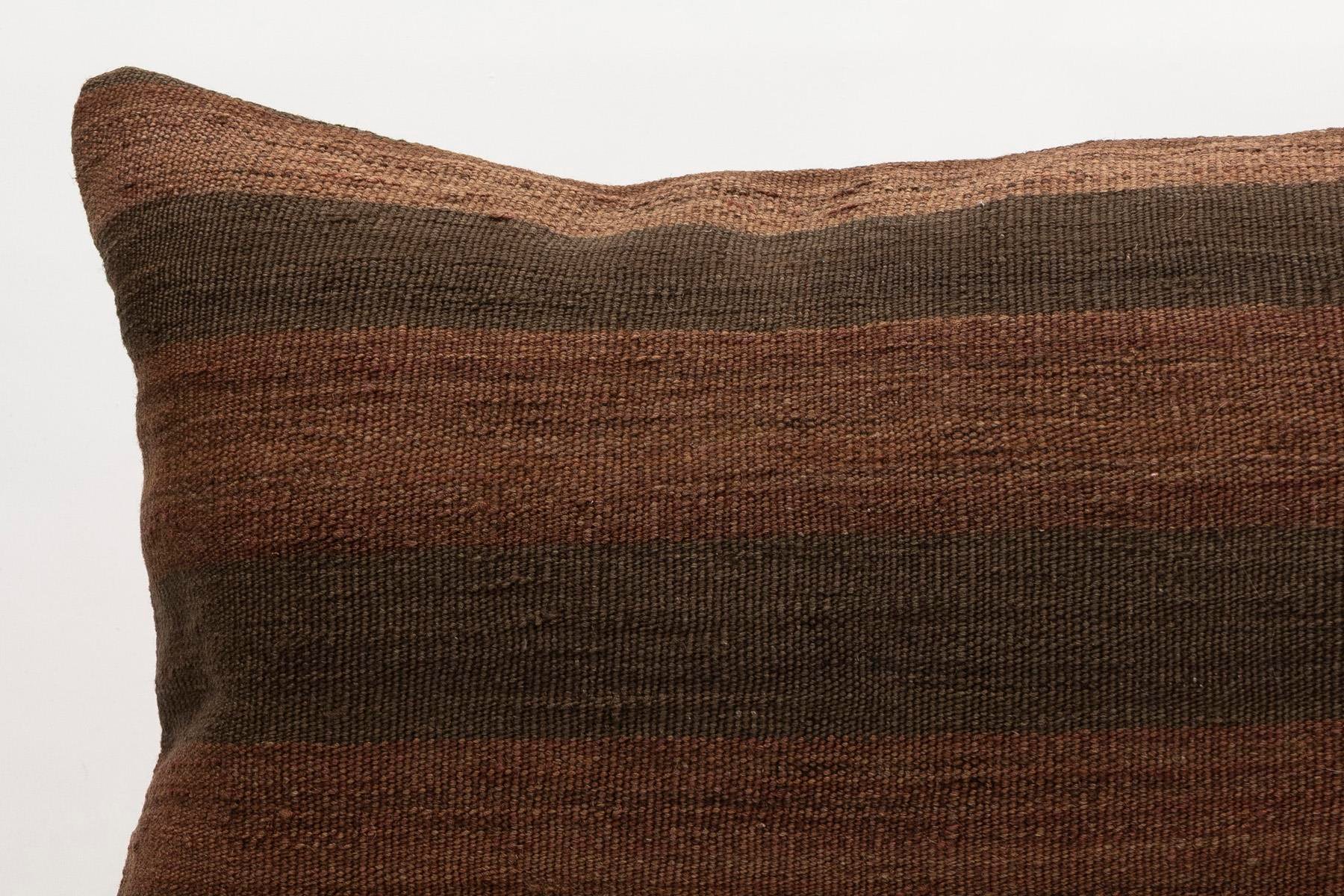 16x24 inches (40x60 cm) Kilim Pillow | KILIM WHOLESALE - Vintage Handmade Pillows - Vintage Handmade Kilim Rugs - It is 100% wool. Artistic and historical rugs. Old handwoven rugs. - Online hand woven rugs and kilim cushions sales. Shipping to a