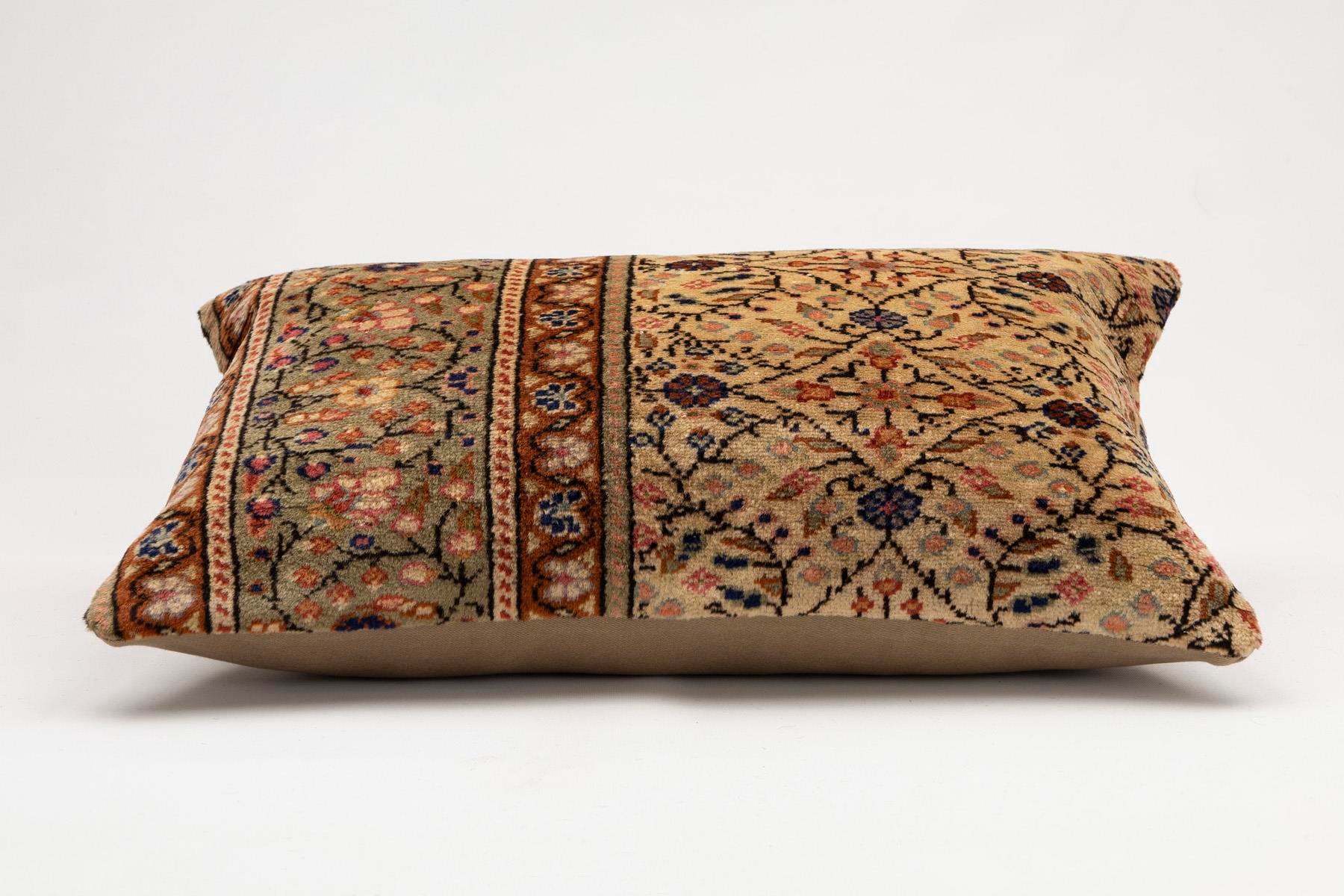 16x24 inches (40x60 cm) Kilim Pillow | KILIM WHOLESALE - Vintage Handmade Pillows - Vintage Handmade Kilim Rugs - It is 100% wool. Artistic and historical rugs. Old handwoven rugs. - Online hand woven rugs and kilim cushions sales. Shipping to a