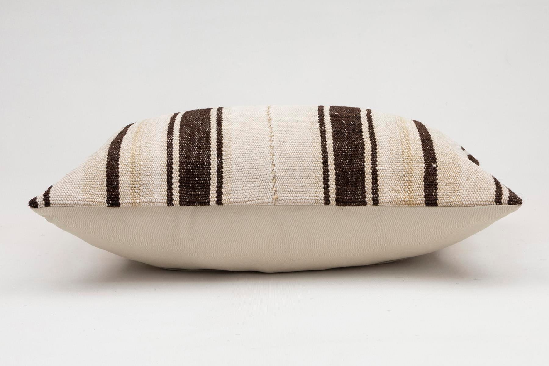 16x24 inches (40x60 cm) Kilim Pillow | KILIM WHOLESALE - Vintage Handmade Pillows - Vintage Handmade Kilim Rugs - It is 100% wool. Artistic and historical rugs. Old handwoven rugs. - Online hand woven rugs and kilim cushions sales. Shipping to a