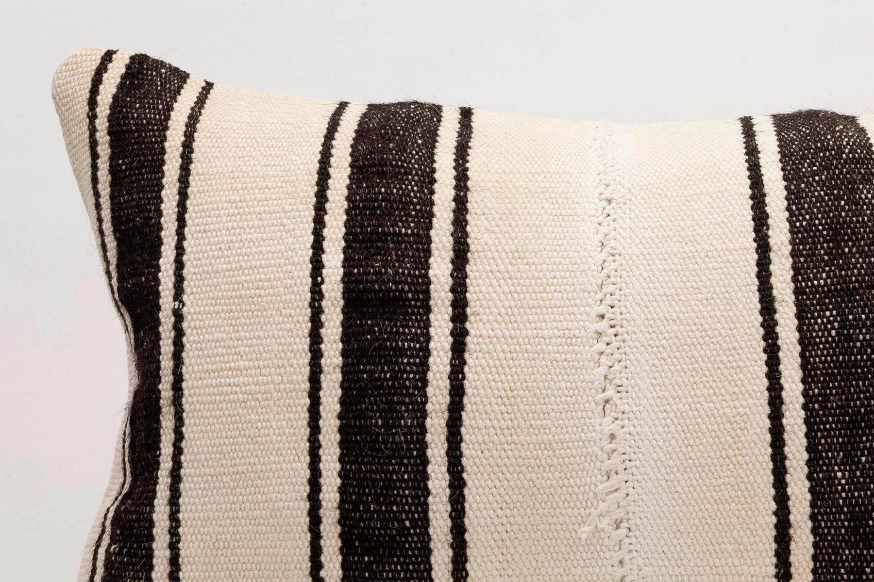 16x24 inches (40x60 cm) Kilim Pillow | KILIM WHOLESALE - Vintage Handmade Pillows - Vintage Handmade Kilim Rugs - It is 100% wool. Artistic and historical rugs. Old handwoven rugs. - Online hand woven rugs and kilim cushions sales. Shipping to a