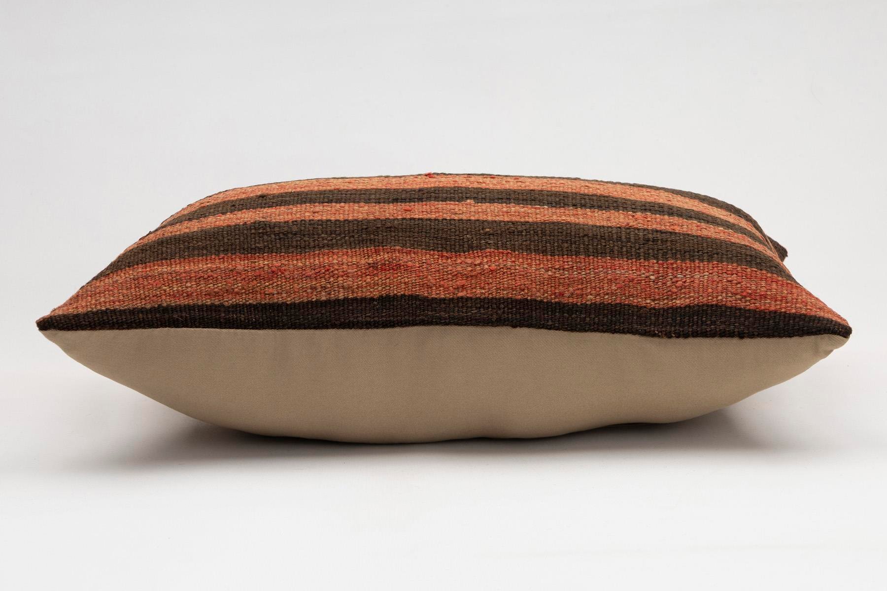 16x24 inches (40x60 cm) Kilim Pillow | KILIM WHOLESALE - Vintage Handmade Pillows - Vintage Handmade Kilim Rugs - It is 100% wool. Artistic and historical rugs. Old handwoven rugs. - Online hand woven rugs and kilim cushions sales. Shipping to a