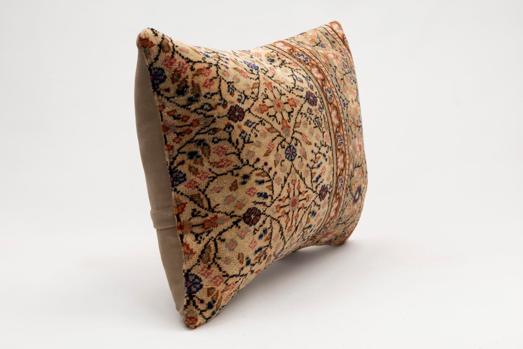 16x24 inches (40x60 cm) Kilim Pillow | KILIM WHOLESALE - Vintage Handmade Pillows - Vintage Handmade Kilim Rugs - It is 100% wool. Artistic and historical rugs. Old handwoven rugs. - Online hand woven rugs and kilim cushions sales. Shipping to a