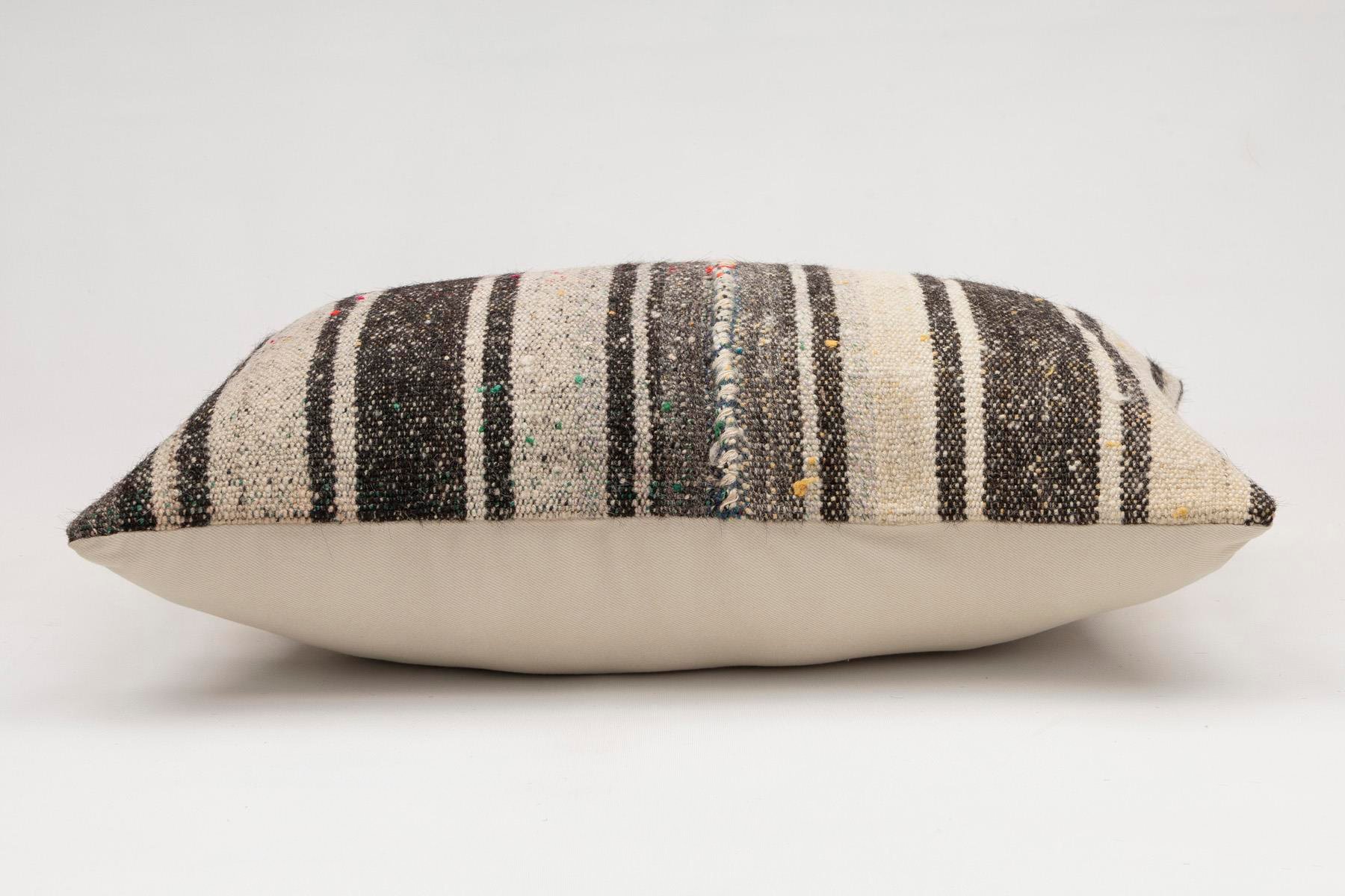16x24 inches (40x60 cm) Kilim Pillow | KILIM WHOLESALE - Vintage Handmade Pillows - Vintage Handmade Kilim Rugs - It is 100% wool. Artistic and historical rugs. Old handwoven rugs. - Online hand woven rugs and kilim cushions sales. Shipping to a